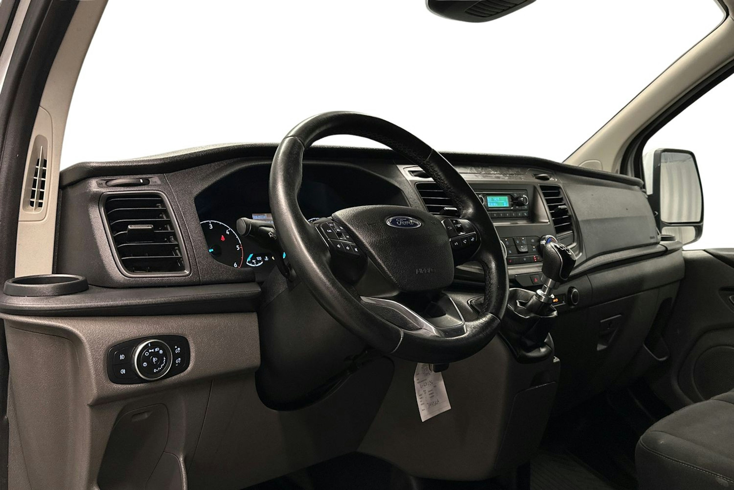 valkoinen Ford Transit Custom 2019 kuva 6.