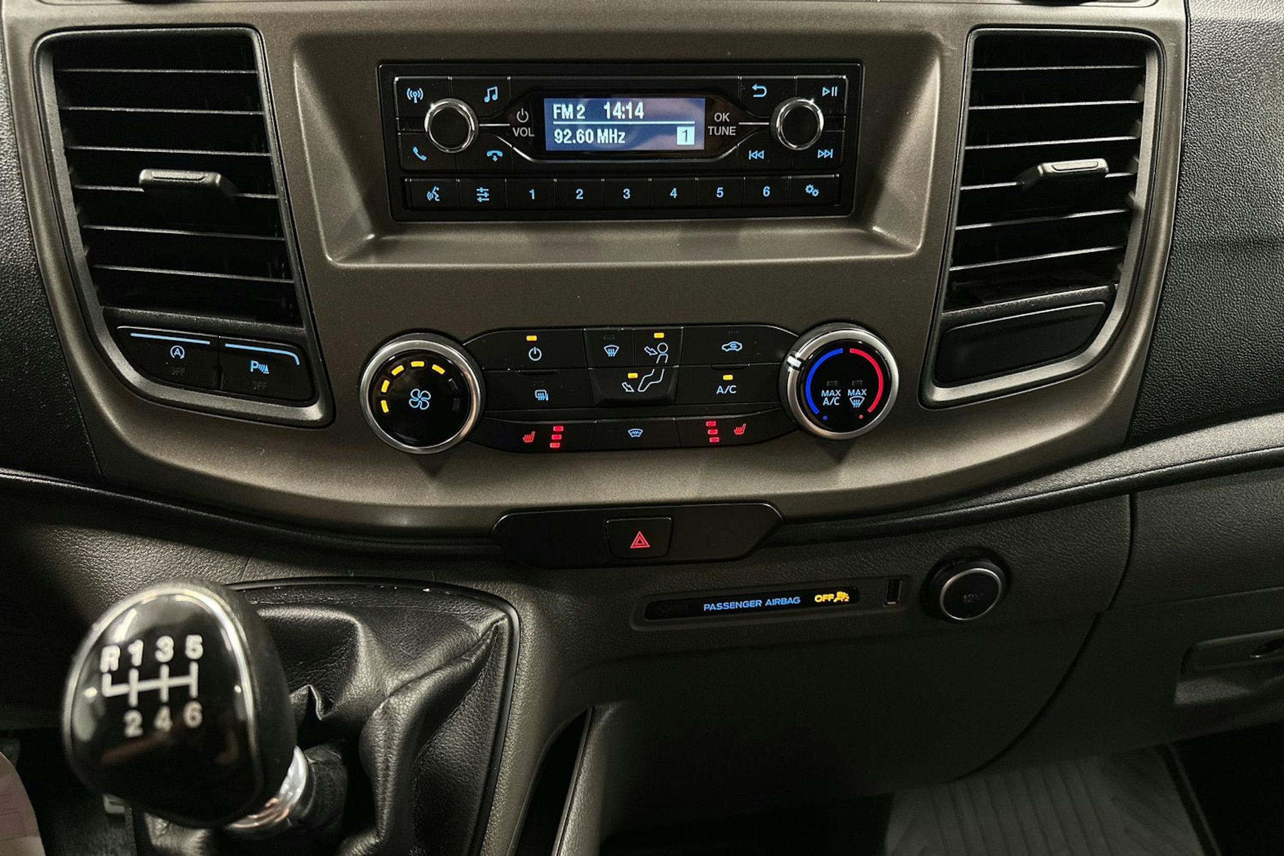 valkoinen Ford Transit Custom 2019 kuva 15.