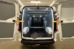 valkoinen Ford Transit Custom 2019 kuva 17.