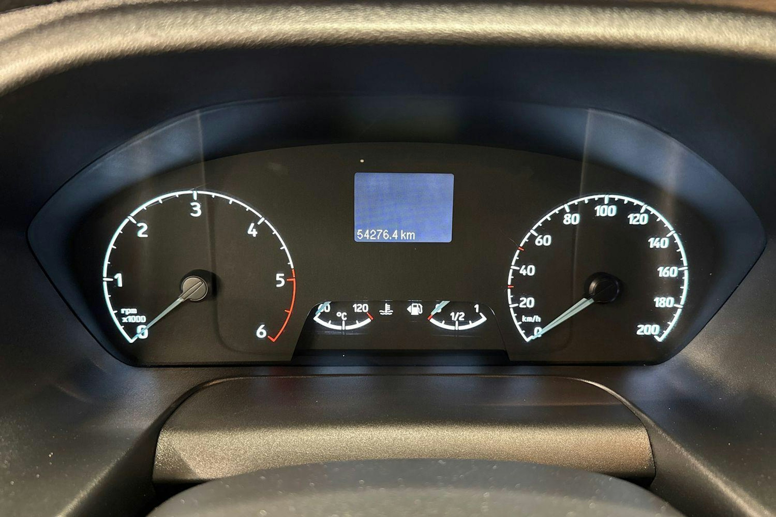 valkoinen Ford Transit Custom 2019 kuva 8.