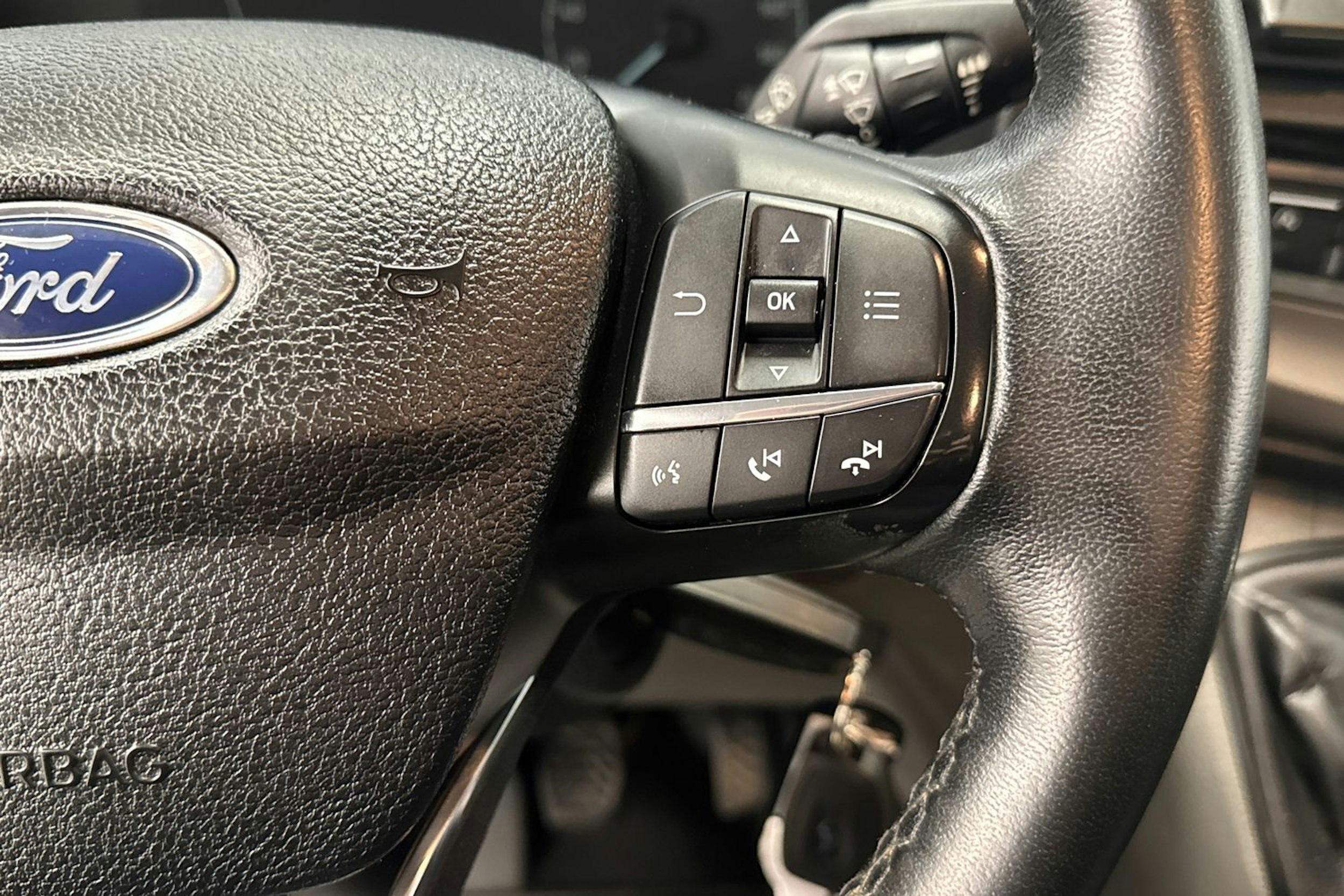 valkoinen Ford Transit Custom 2019 kuva 10.