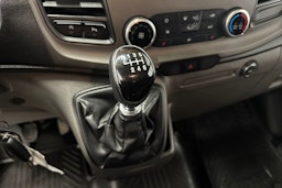 valkoinen Ford Transit Custom 2019 kuva 12.