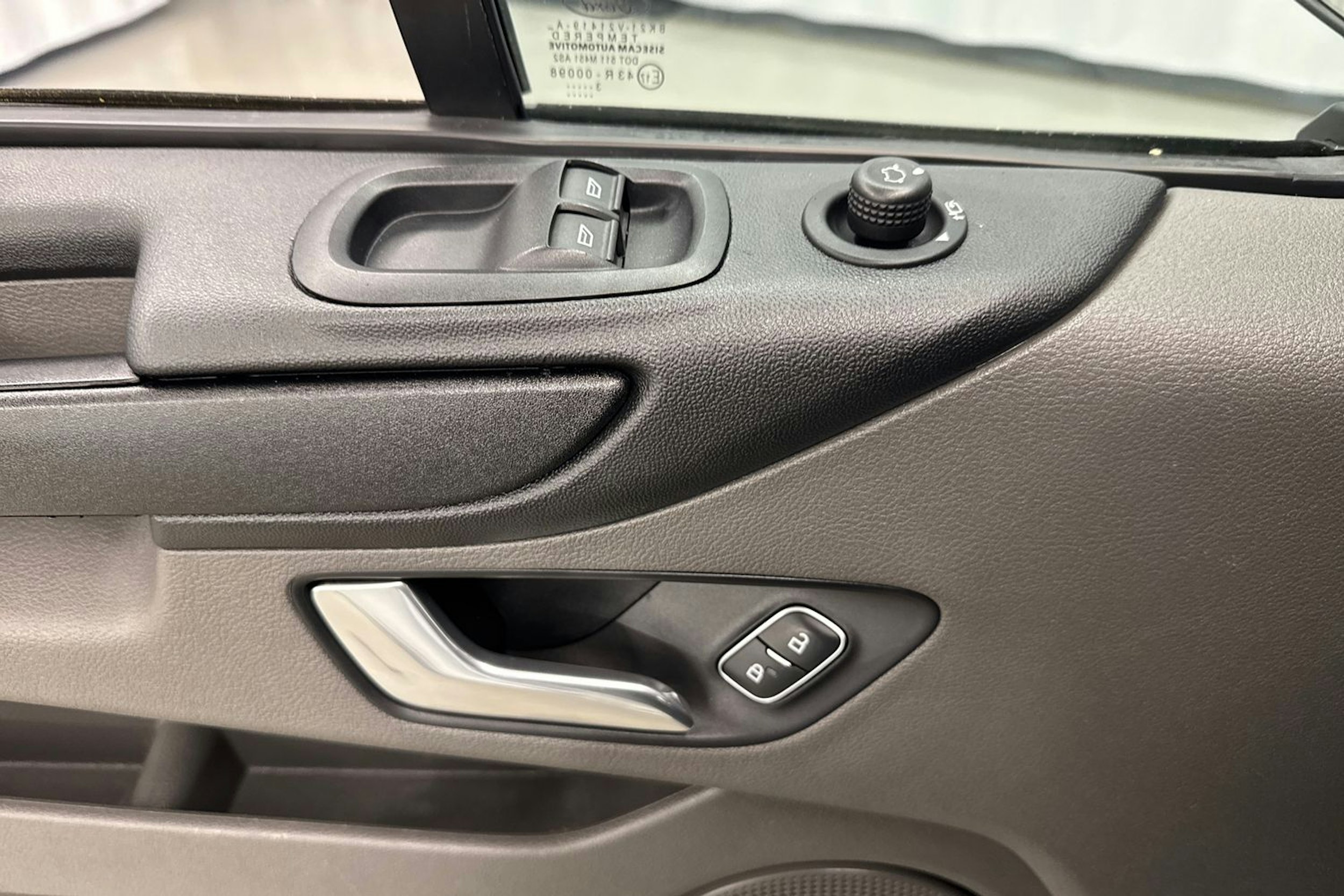 valkoinen Ford Transit Custom 2019 kuva 13.