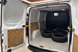 valkoinen Ford Transit Custom 2019 kuva 17.