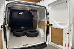 valkoinen Ford Transit Custom 2019 kuva 18.