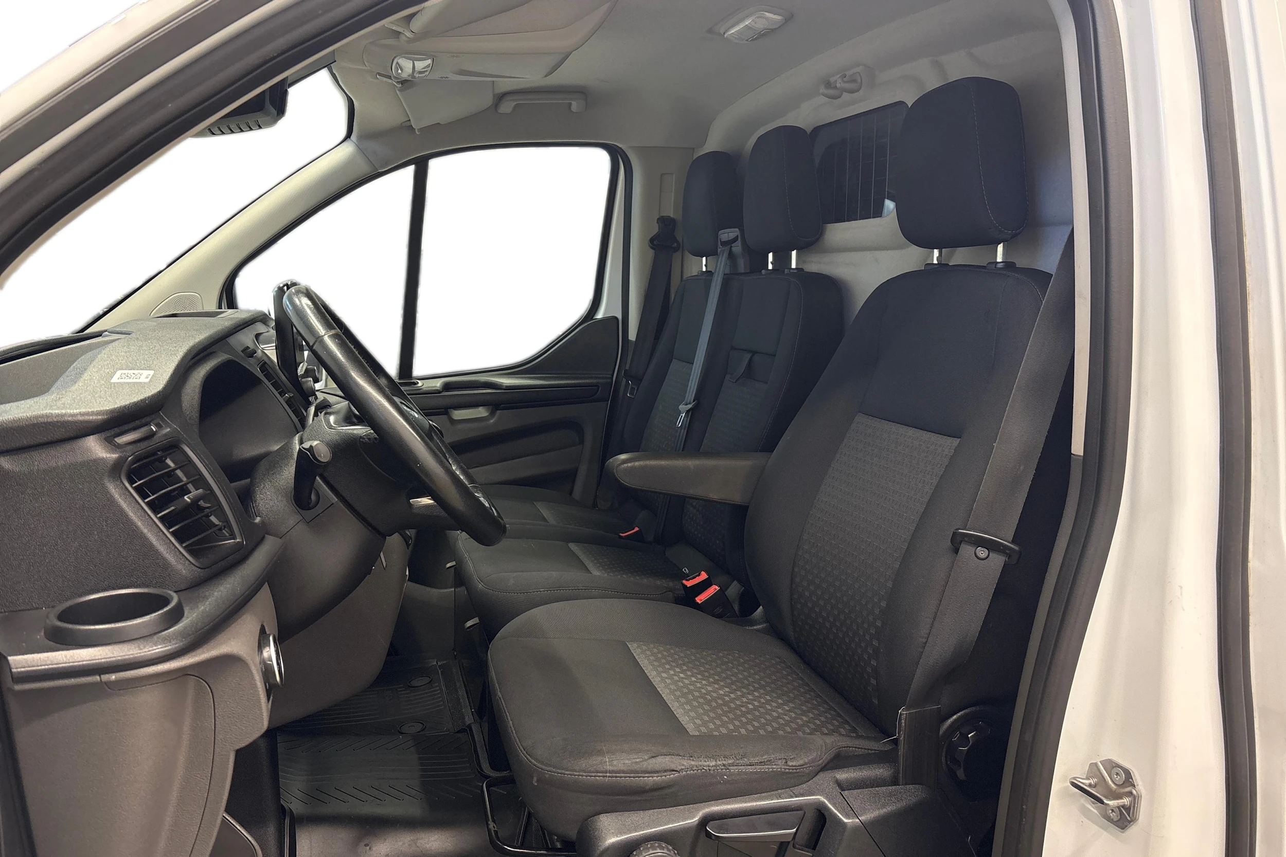 valkoinen Ford Transit Custom 2019 kuva 7.