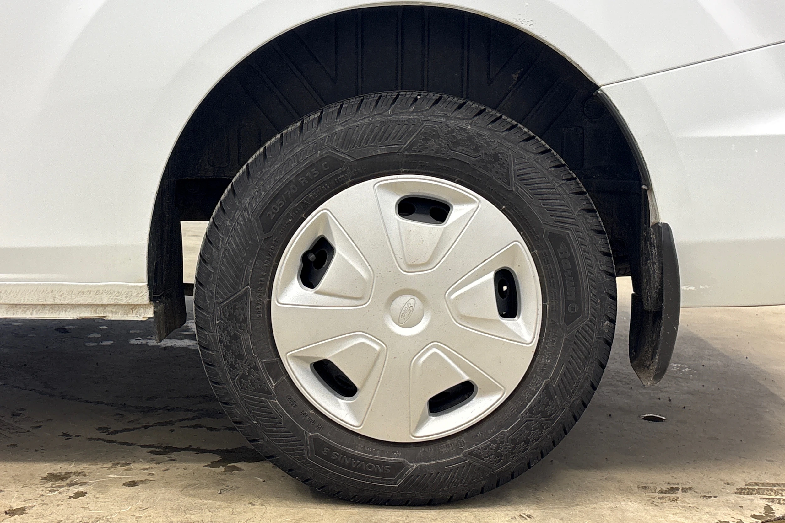 valkoinen Ford Transit Custom 2019 kuva 15.