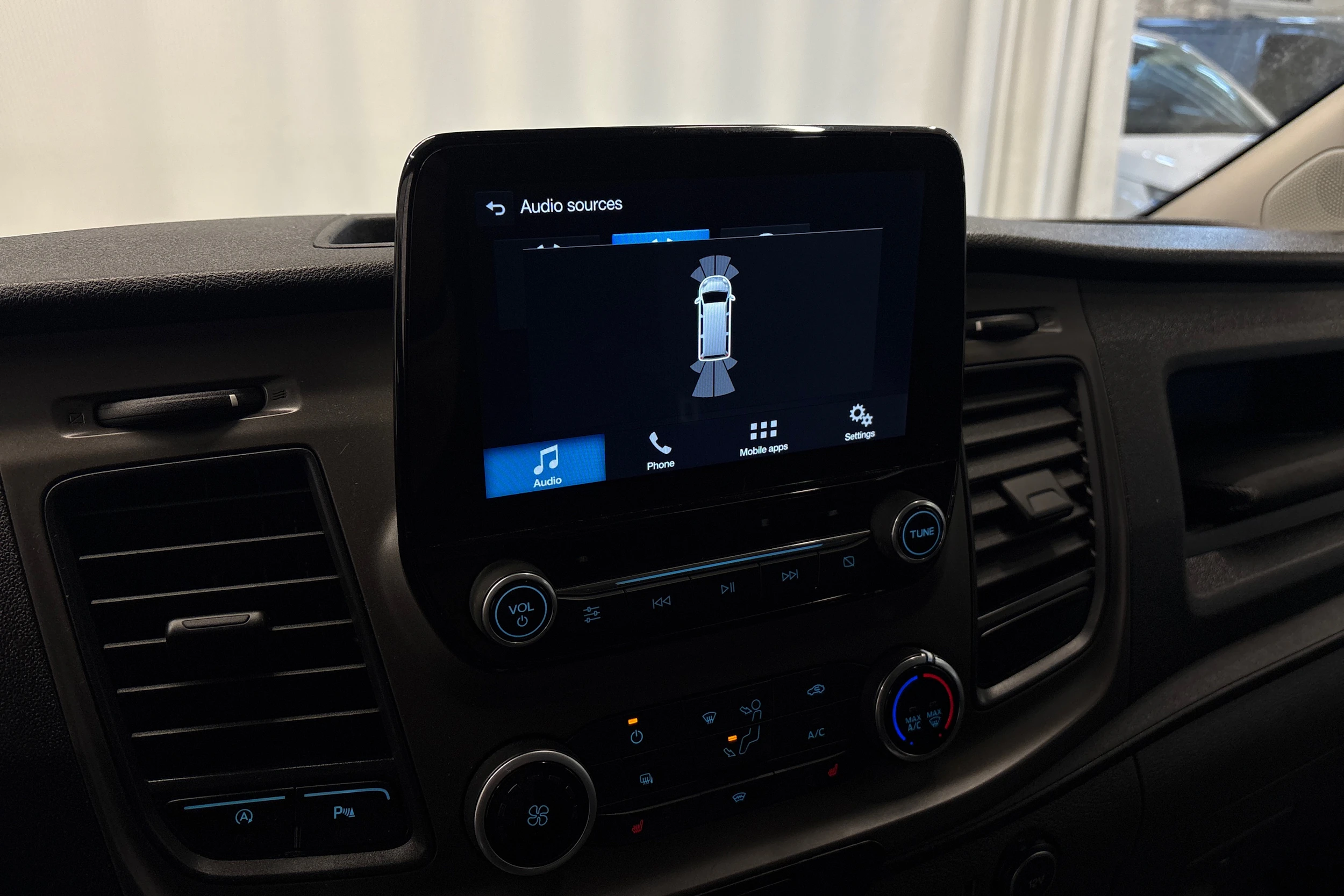 valkoinen Ford Transit Custom 2019 kuva 17.