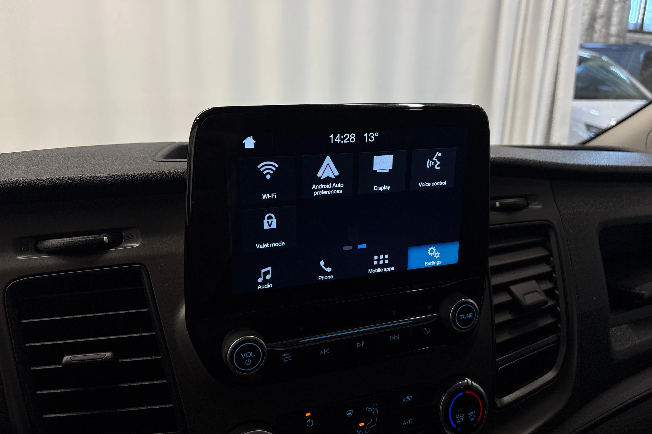 valkoinen Ford Transit Custom 2019 kuva 18.