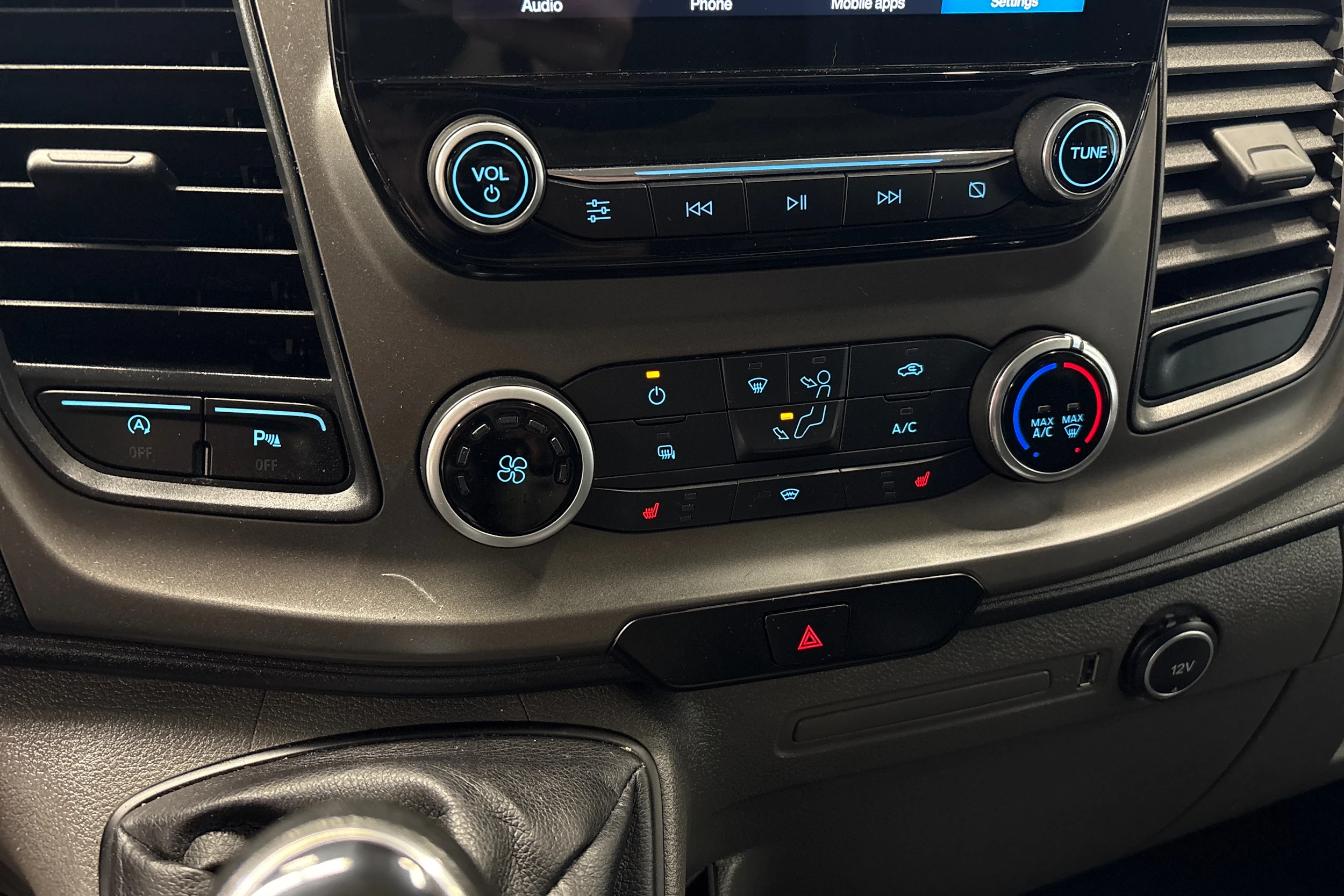 valkoinen Ford Transit Custom 2019 kuva 19.