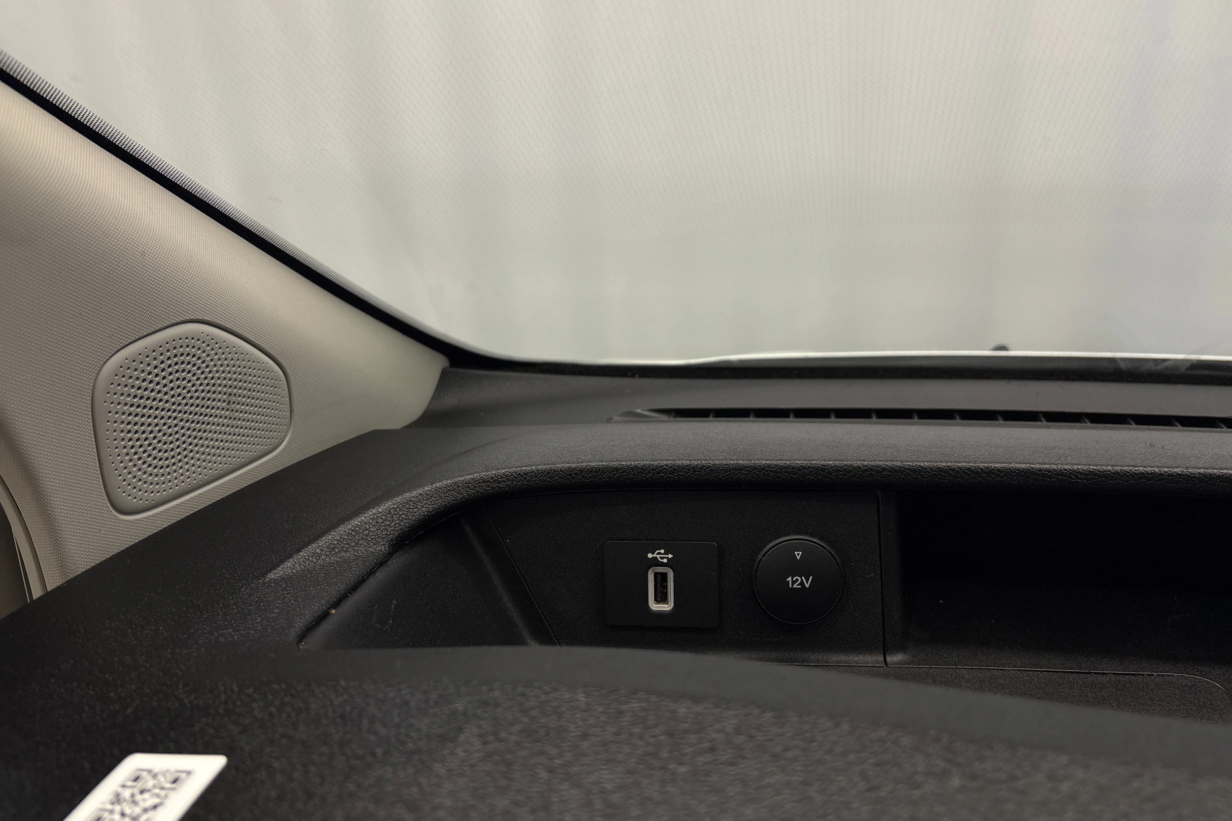 valkoinen Ford Transit Custom 2019 kuva 20.