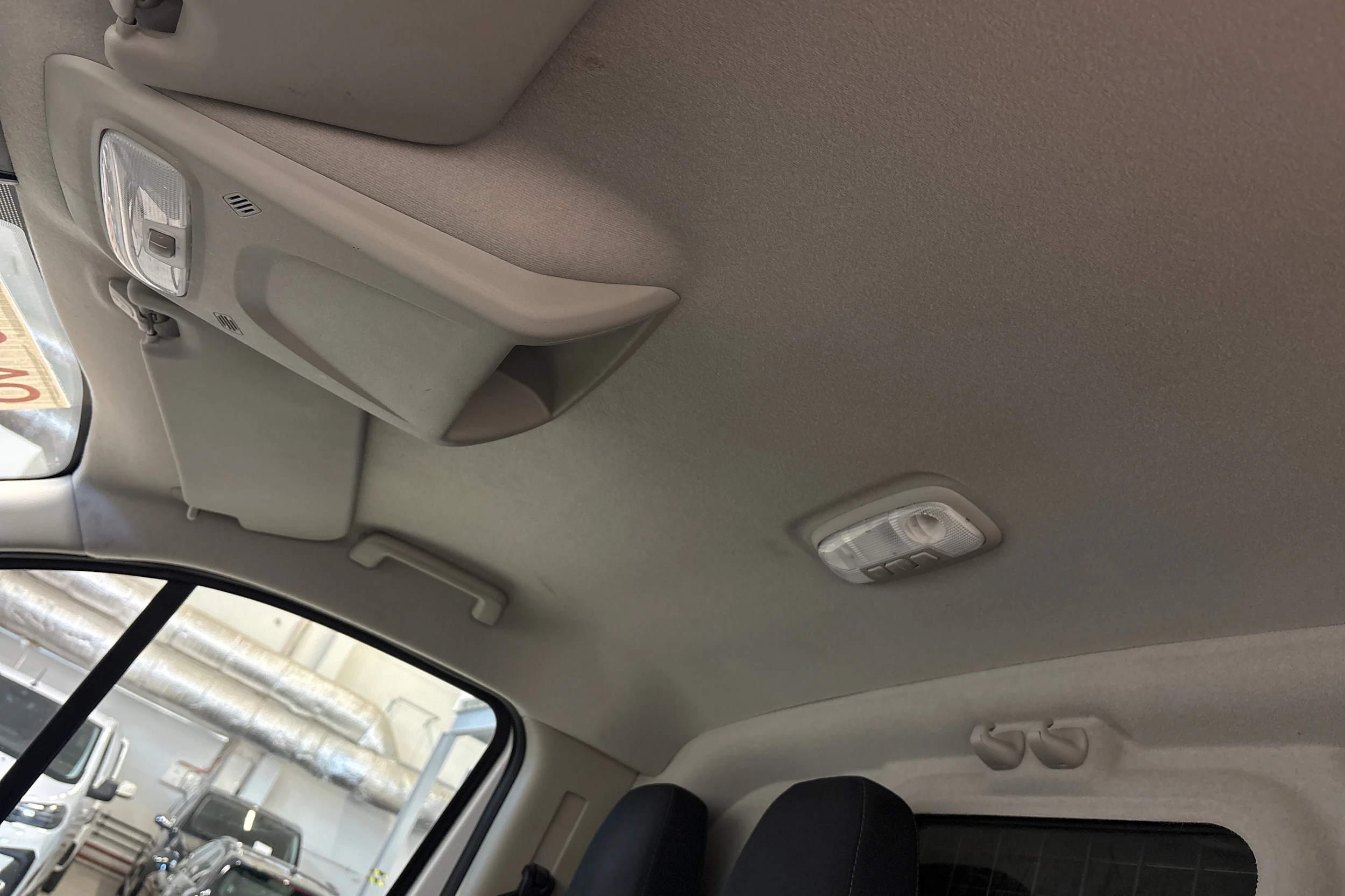 valkoinen Ford Transit Custom 2019 kuva 21.