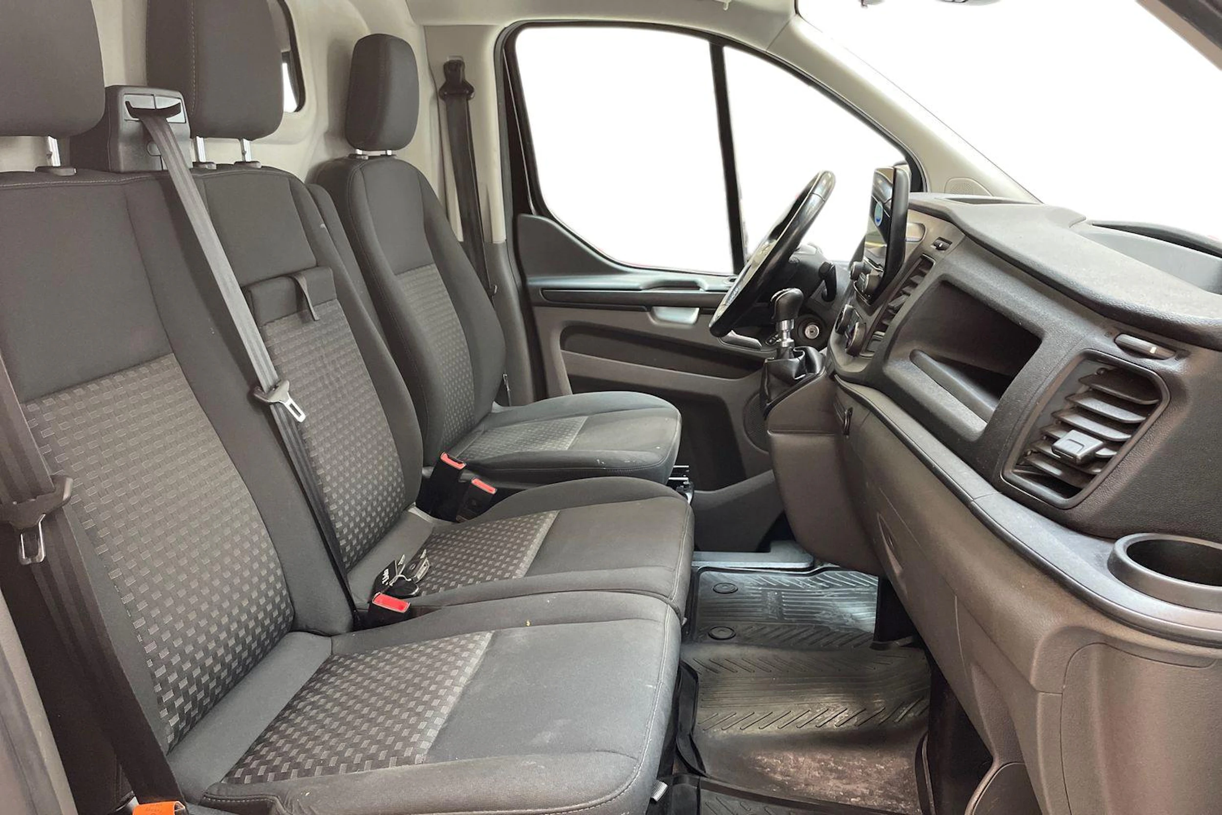 musta Ford Transit Custom 2019 kuva 11.