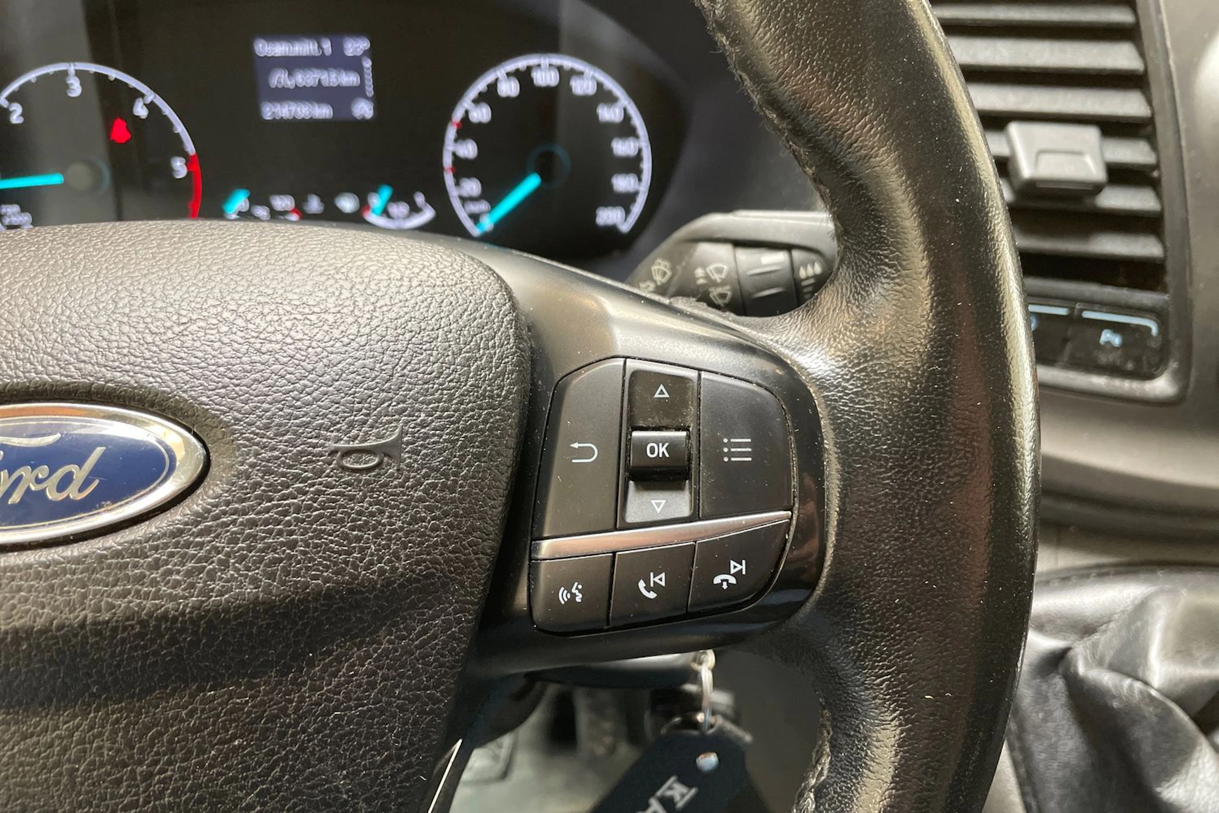 musta Ford Transit Custom 2019 kuva 28.