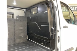 valkoinen Ford Transit Custom 2019 kuva 14.