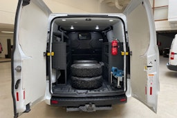 valkoinen Ford Transit Custom 2019 kuva 16.