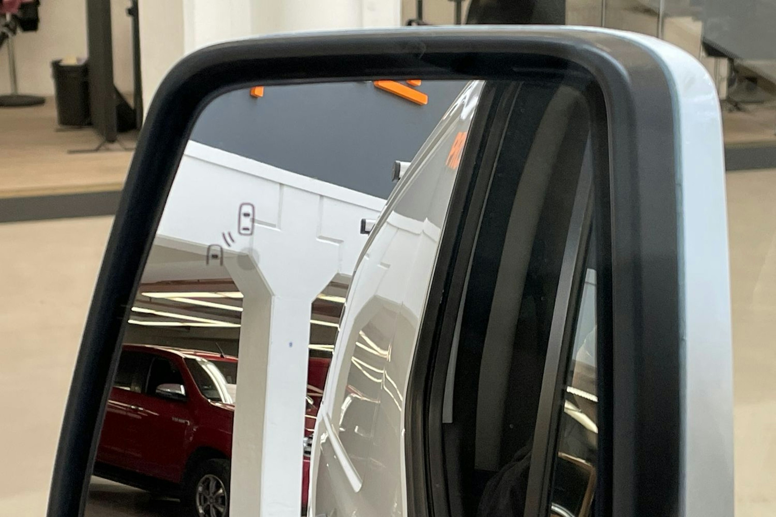 valkoinen Ford Transit Custom 2019 kuva 22.