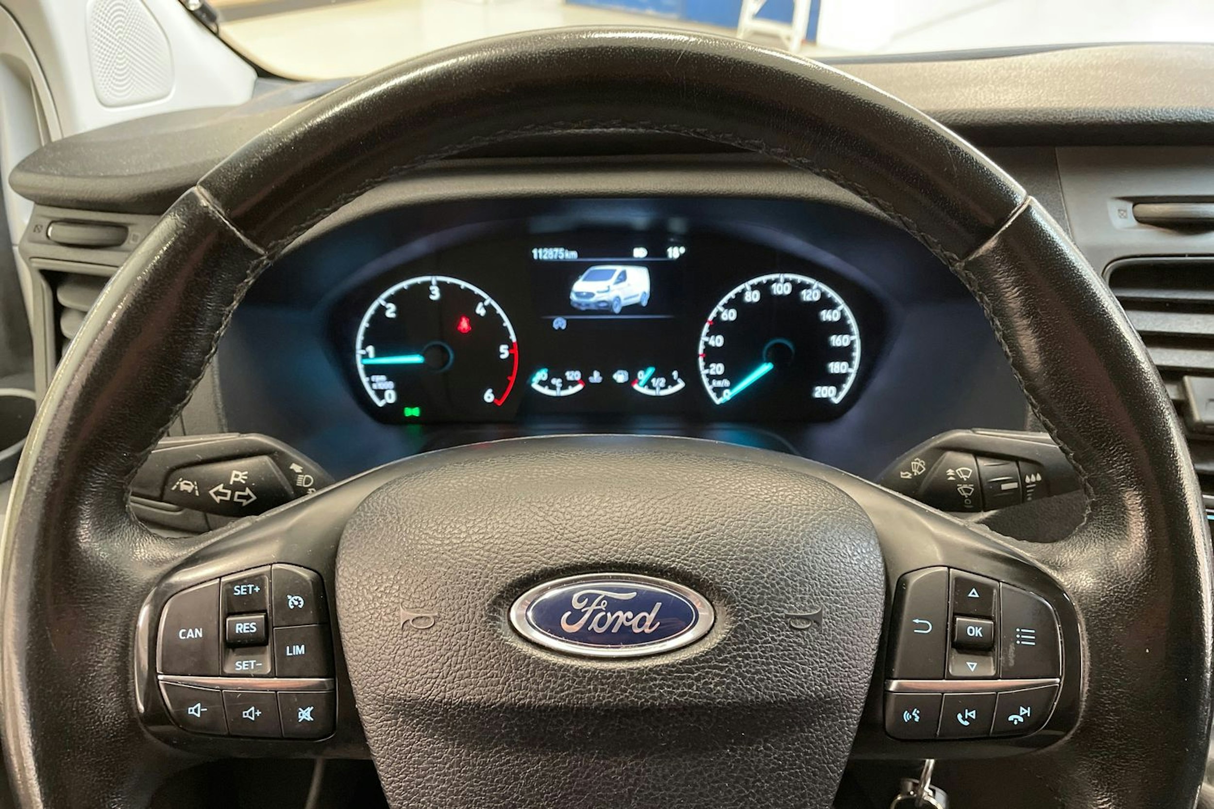 valkoinen Ford Transit Custom 2019 kuva 24.