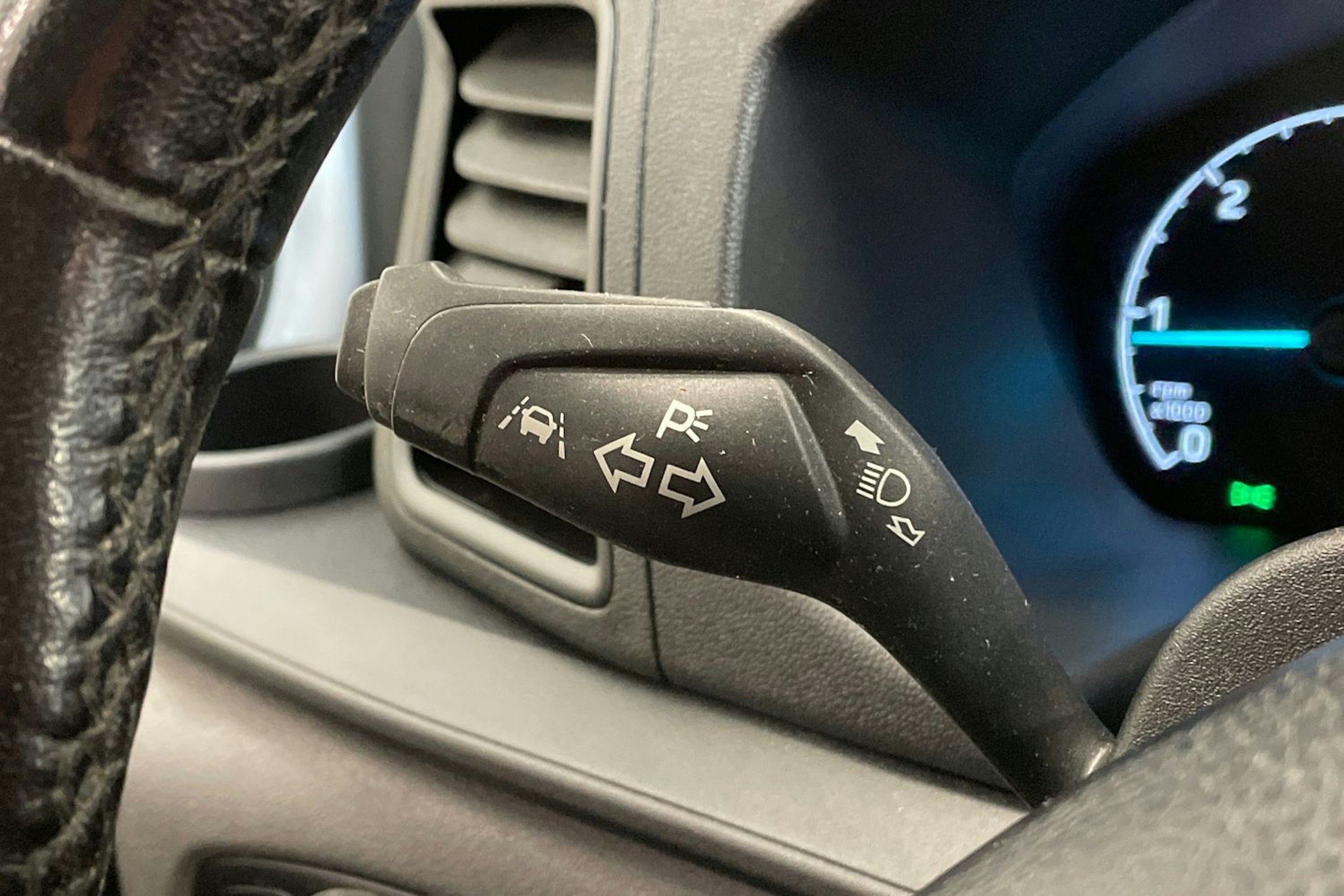 valkoinen Ford Transit Custom 2019 kuva 33.