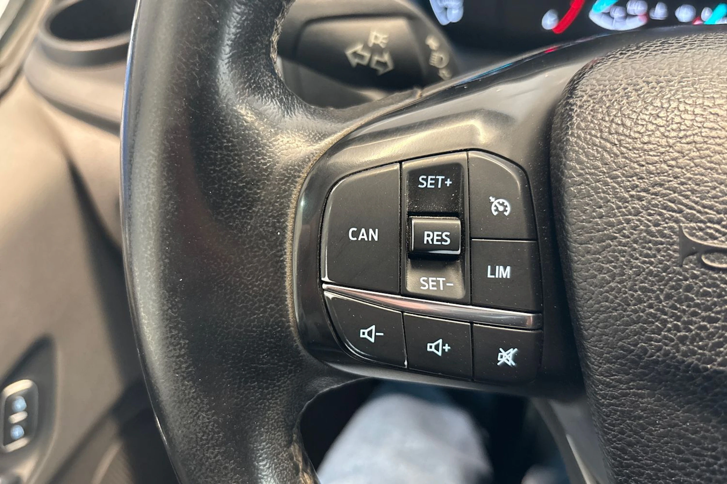 Harmaa Ford Transit Custom 2019 kuva 13.
