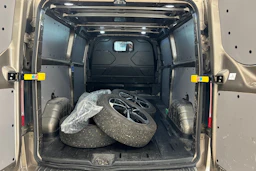 Harmaa Ford Transit Custom 2019 kuva 28.