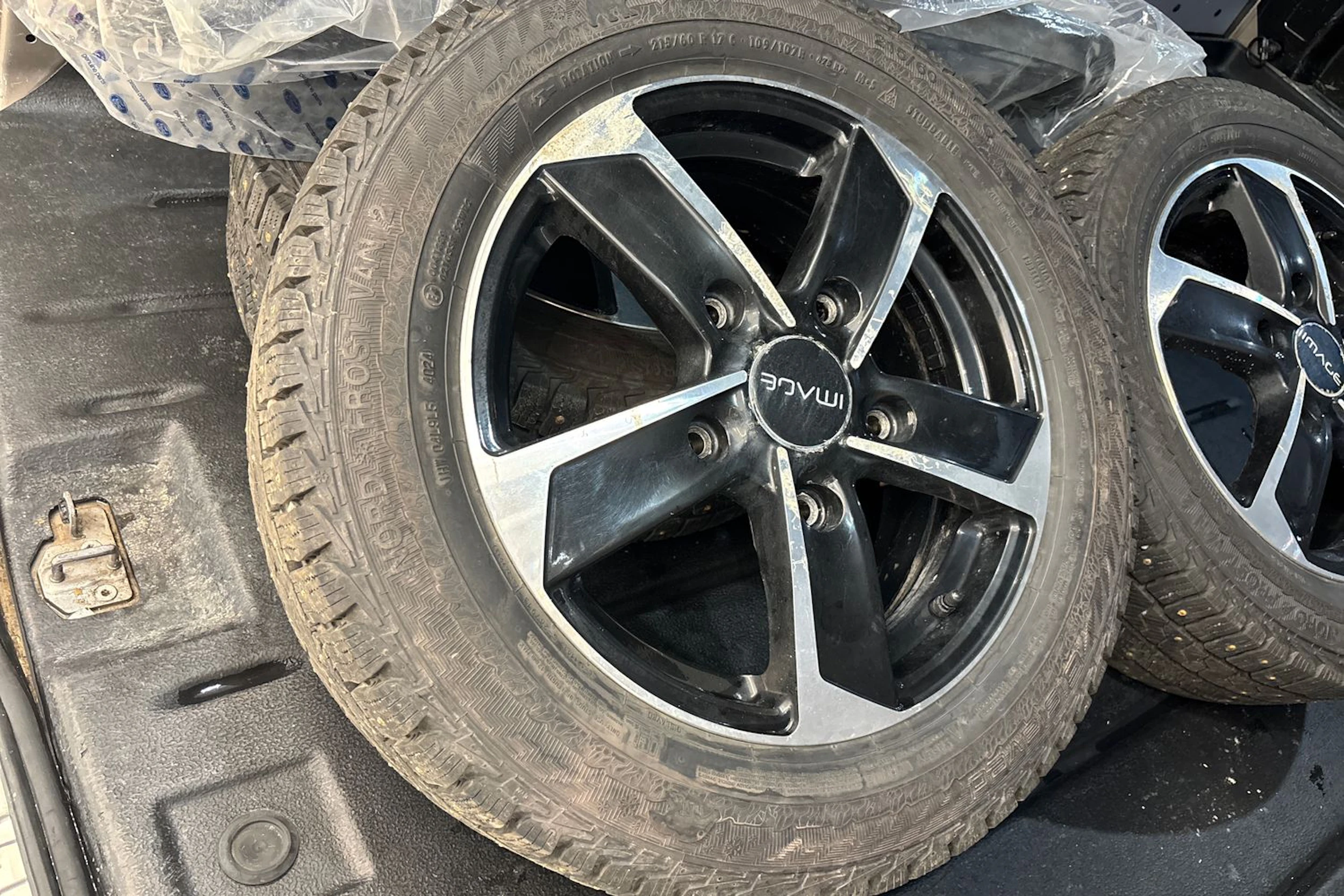 Harmaa Ford Transit Custom 2019 kuva 29.