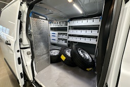 valkoinen Ford Transit Custom 2019 kuva 15.