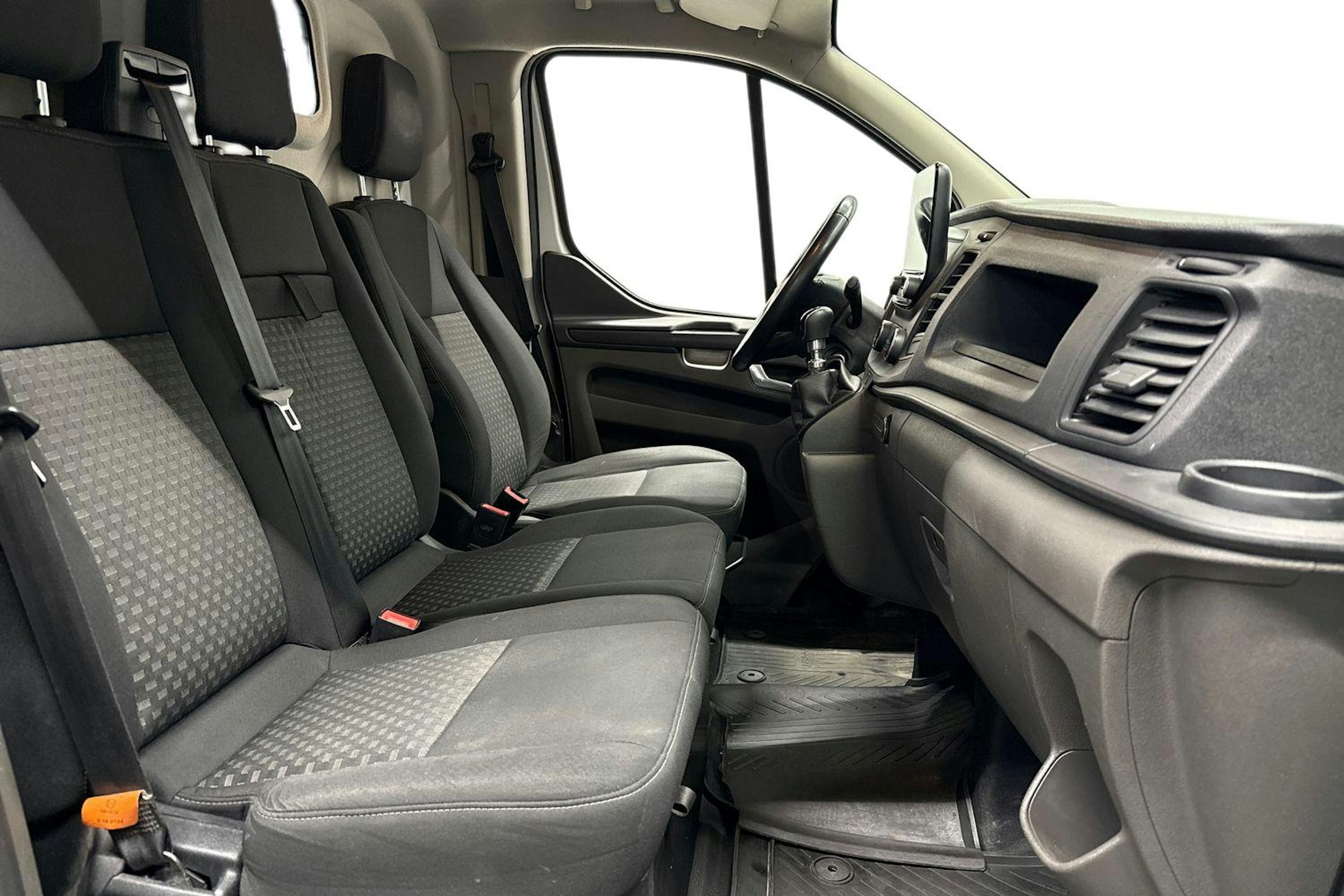 valkoinen Ford Transit Custom 2019 kuva 10.