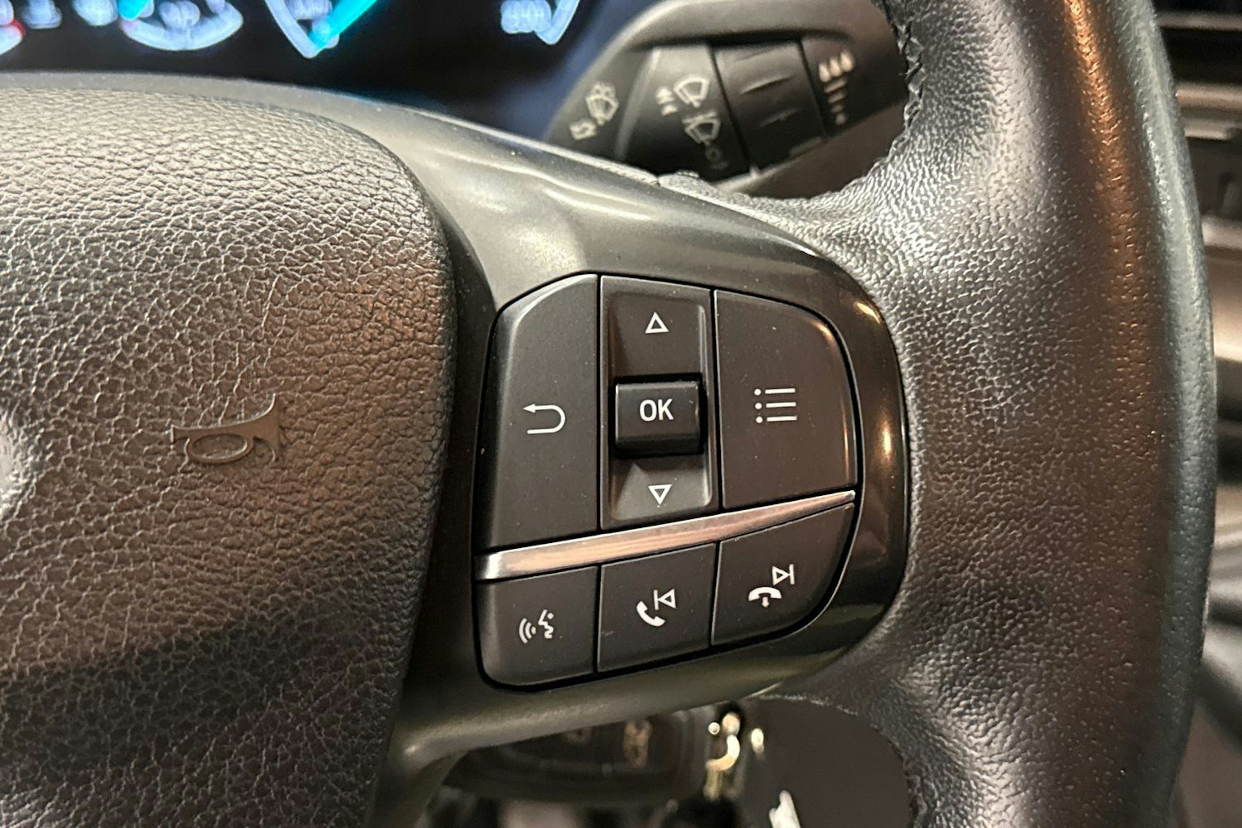 valkoinen Ford Transit Custom 2019 kuva 17.