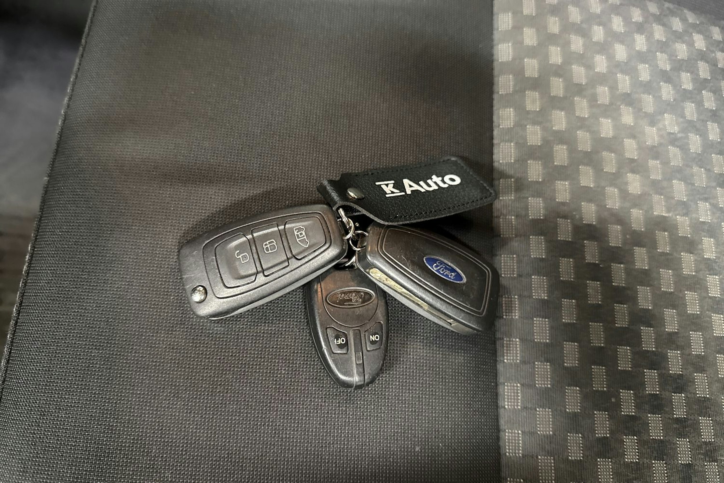 valkoinen Ford Transit Custom 2019 kuva 23.