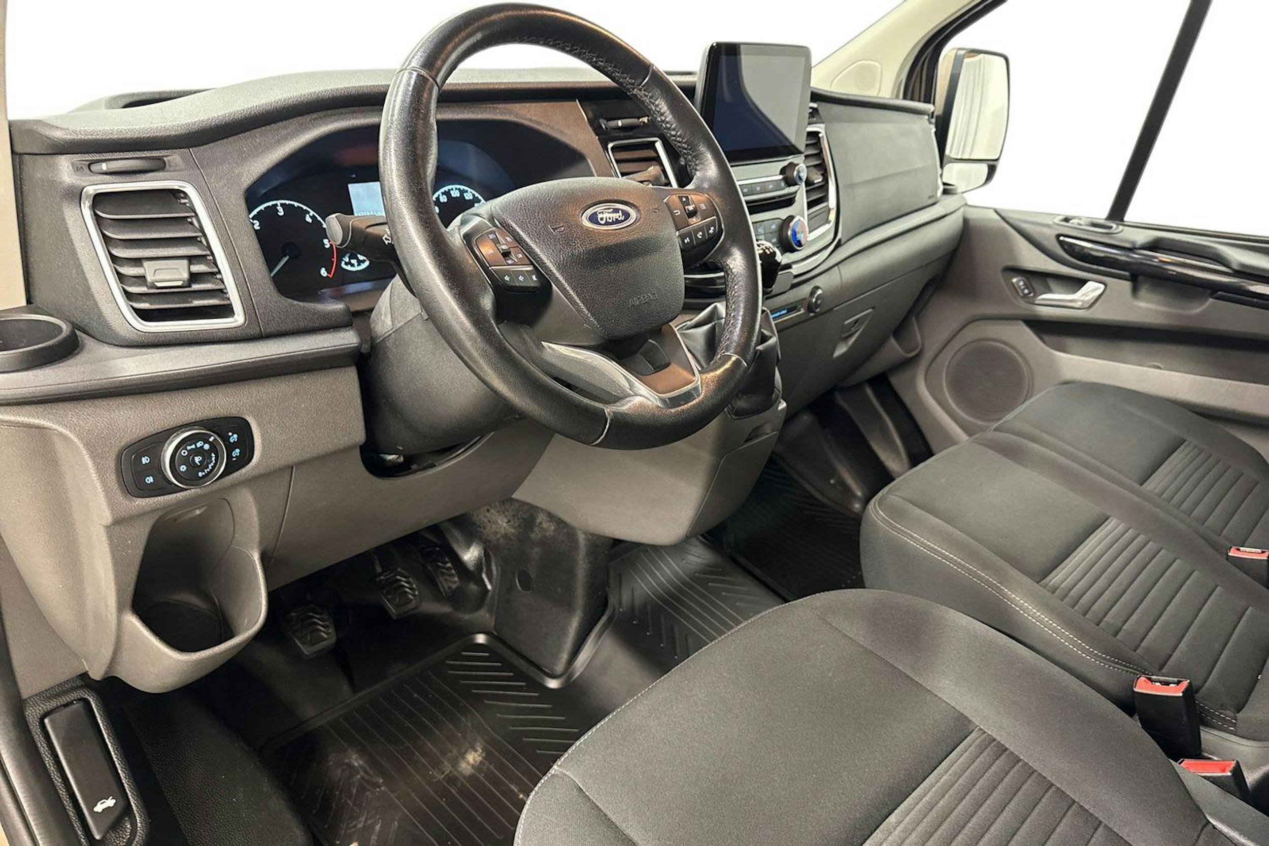 harmaa Ford Transit Custom 2019 kuva 6.