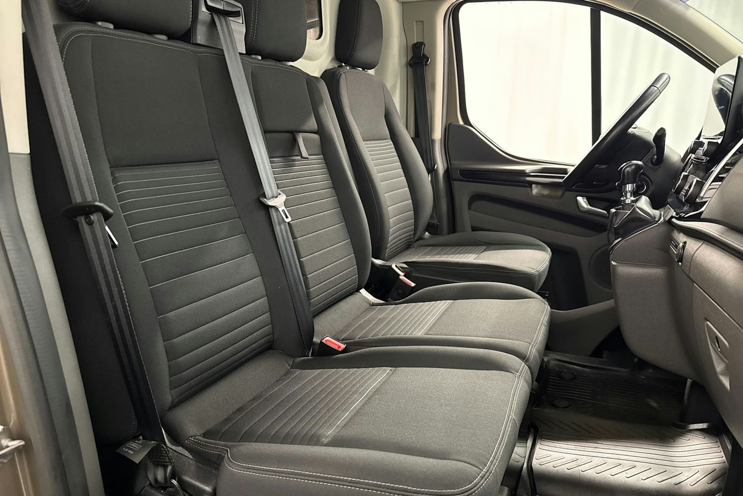 harmaa Ford Transit Custom 2019 kuva 15.