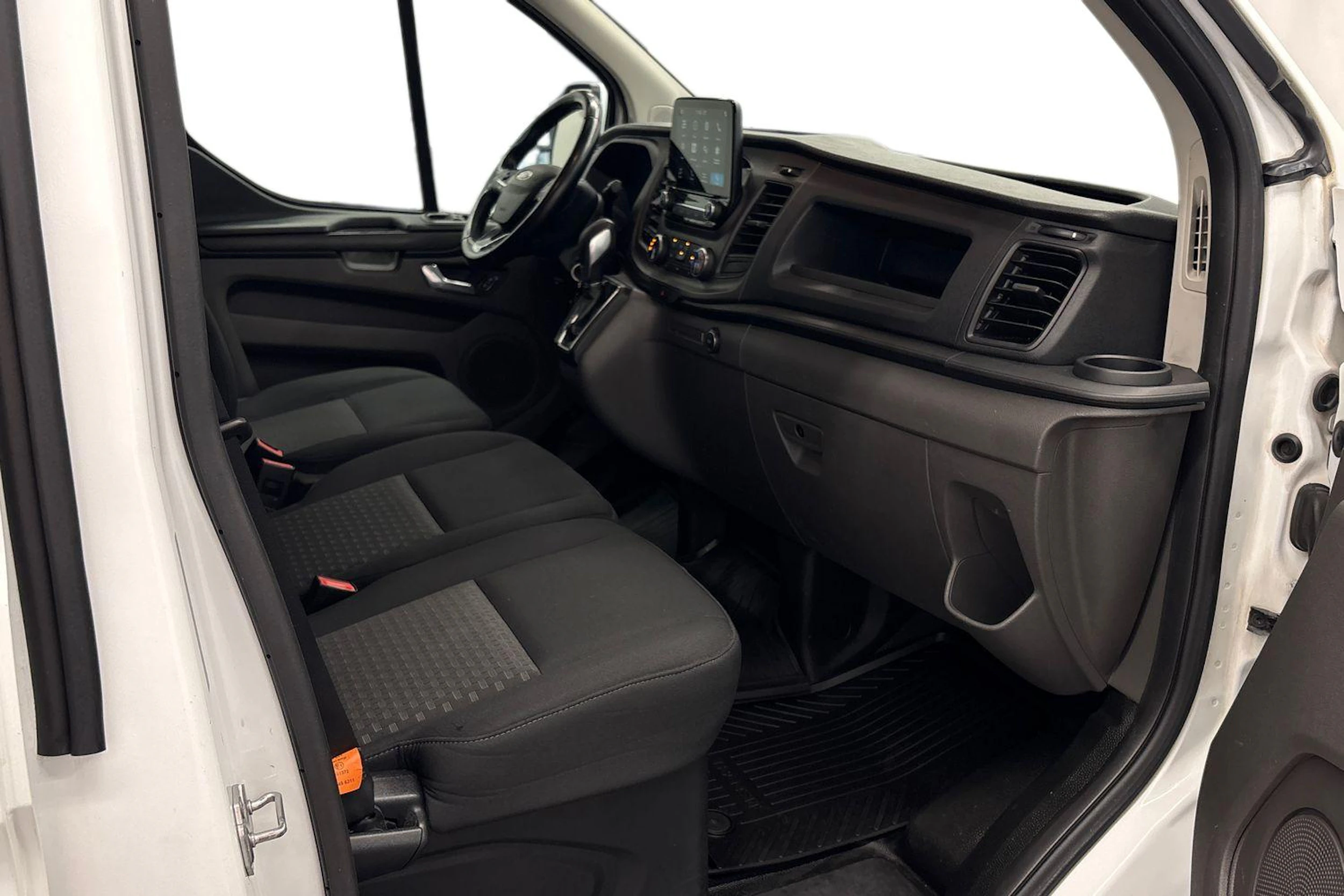 valkoinen Ford Transit Custom 2019 kuva 8.