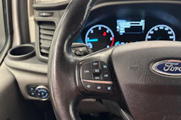 valkoinen Ford Transit Custom 2019 kuva 13.