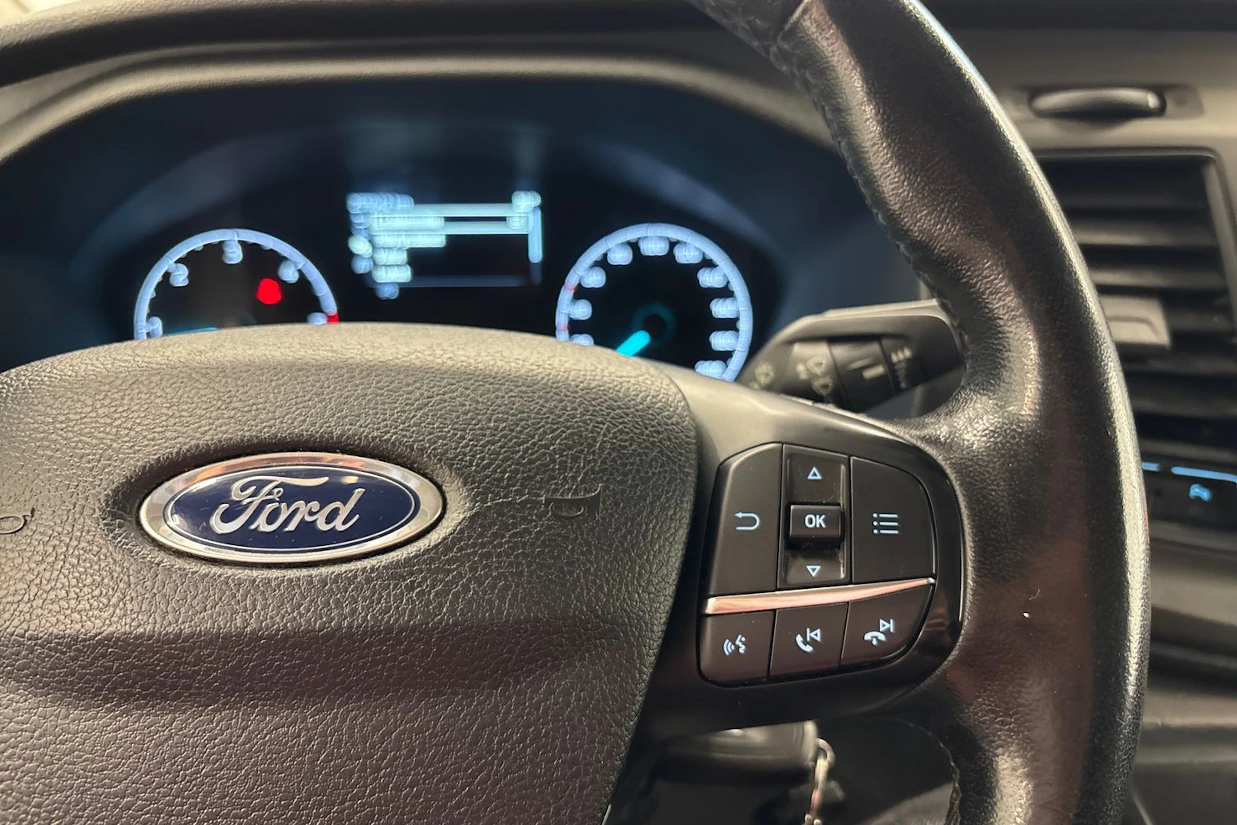 valkoinen Ford Transit Custom 2019 kuva 14.