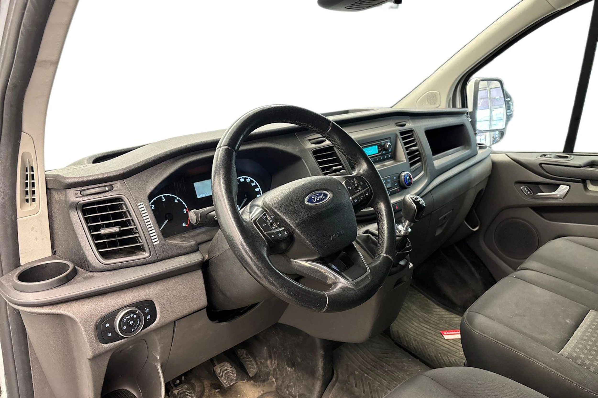 valkoinen Ford Transit Custom 2019 kuva 3.