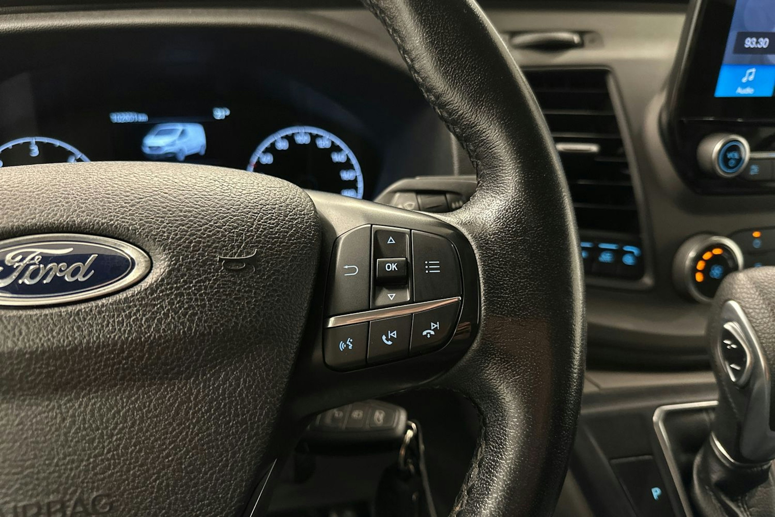 valkoinen Ford Transit Custom 2019 kuva 12.