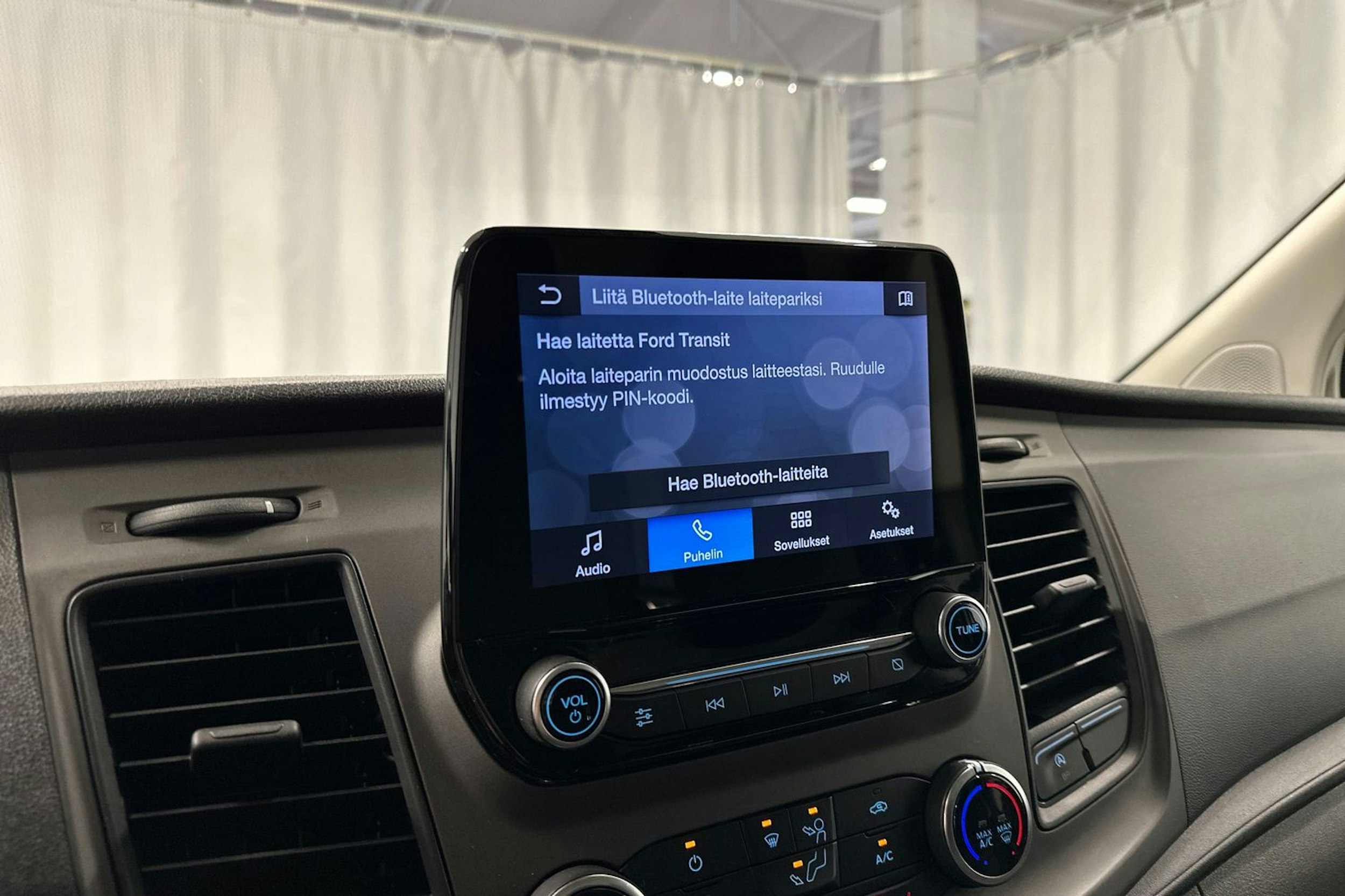 valkoinen Ford Transit Custom 2019 kuva 18.