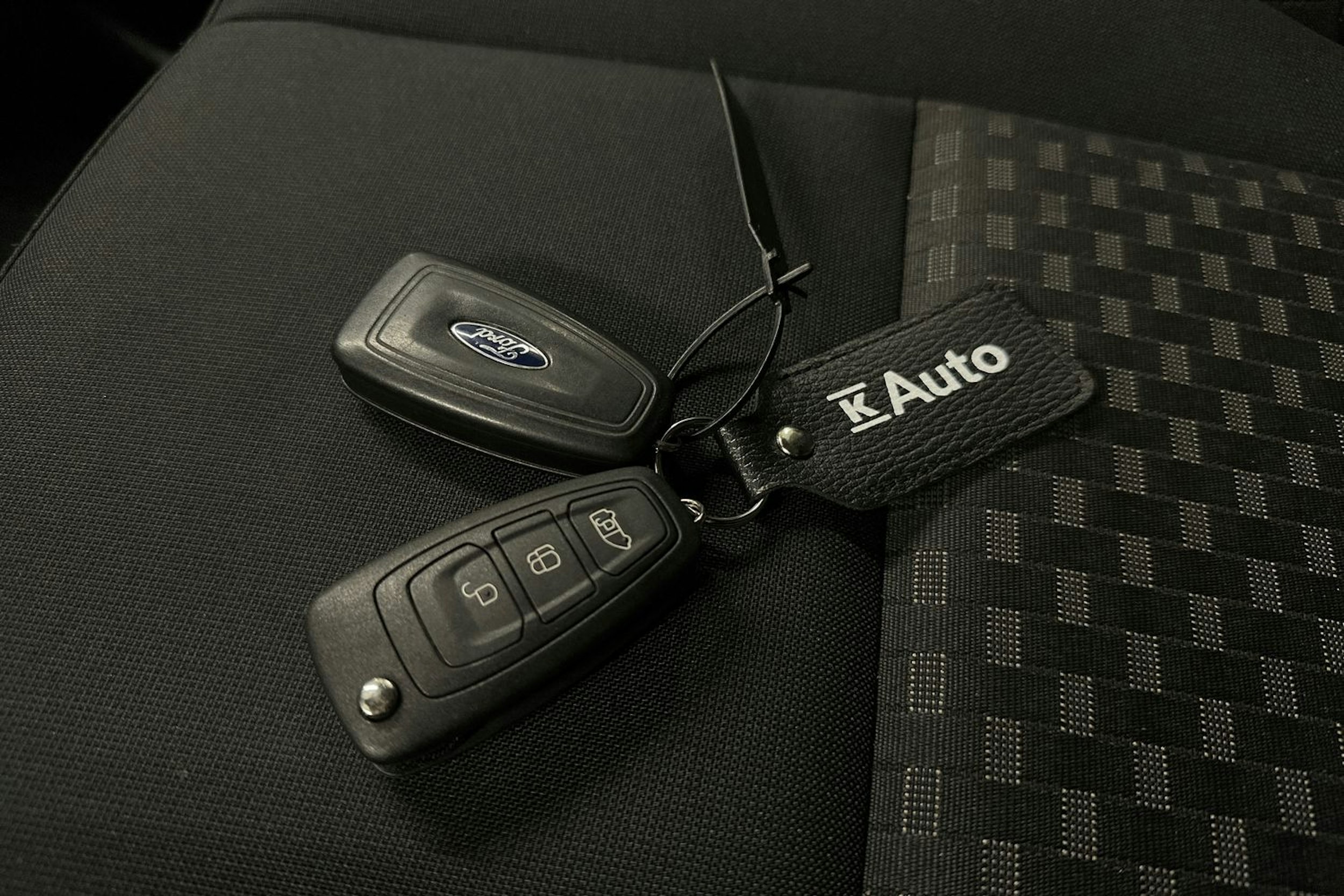valkoinen Ford Transit Custom 2019 kuva 24.
