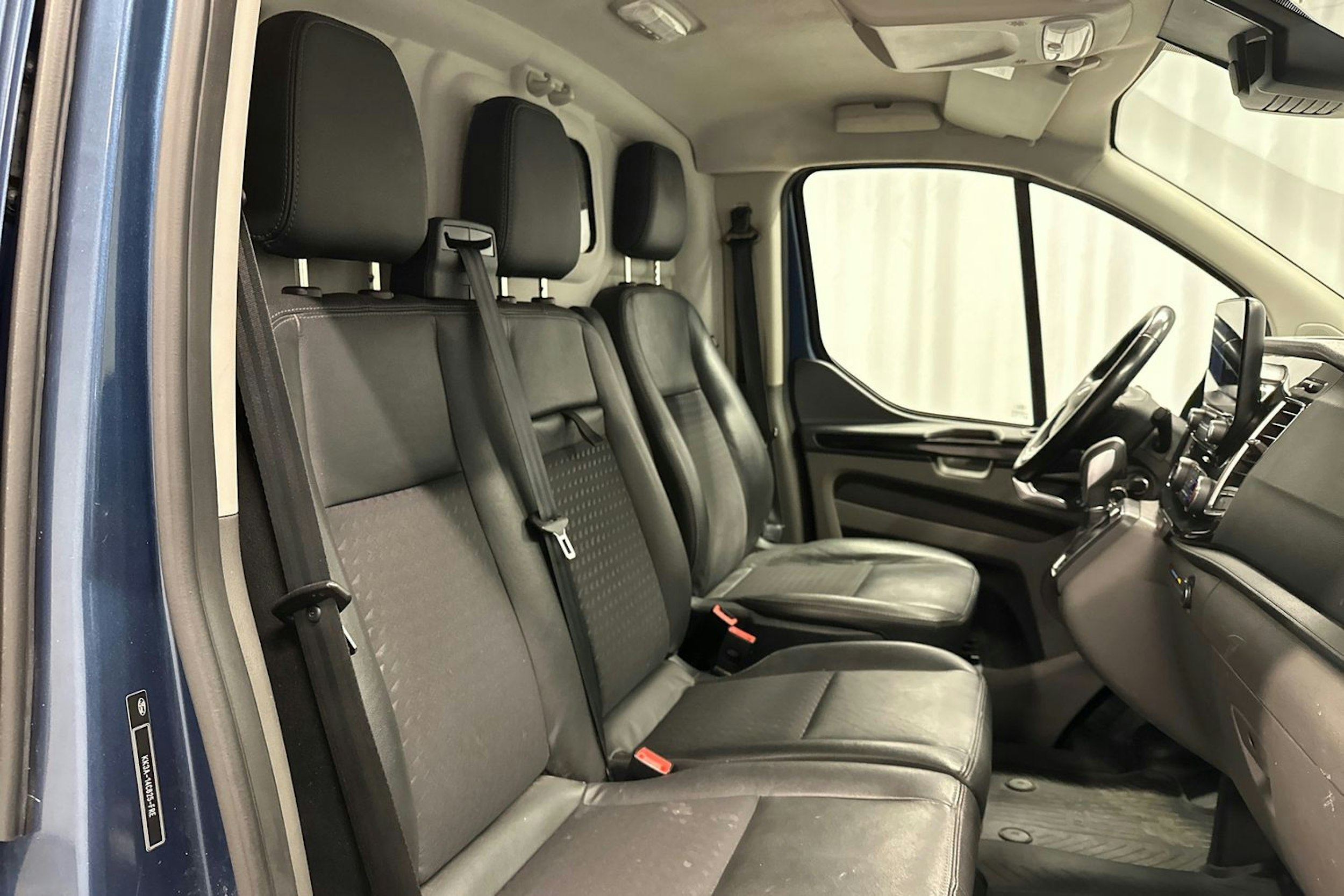 sininen Ford Transit Custom 2019 kuva 12.