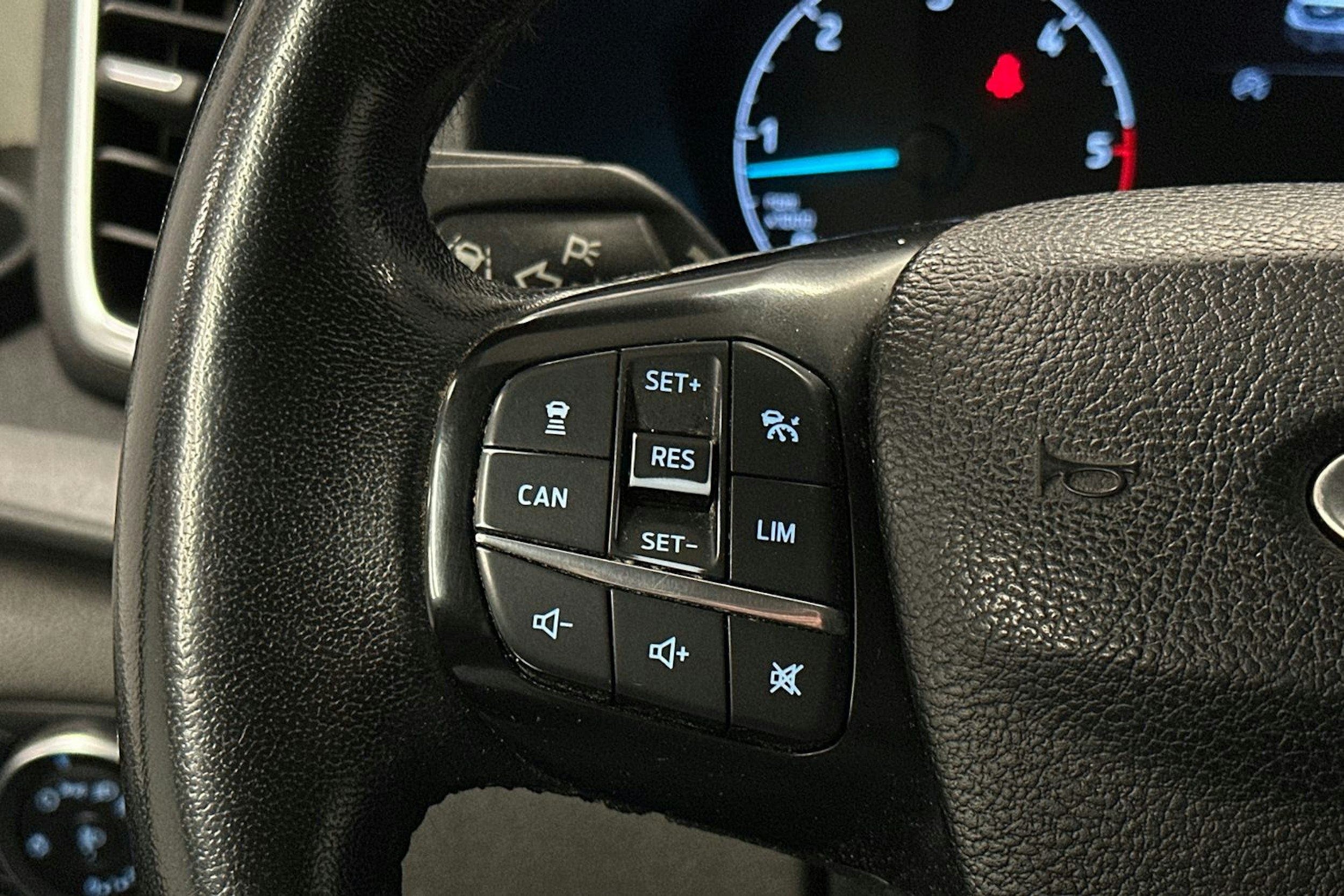sininen Ford Transit Custom 2019 kuva 14.