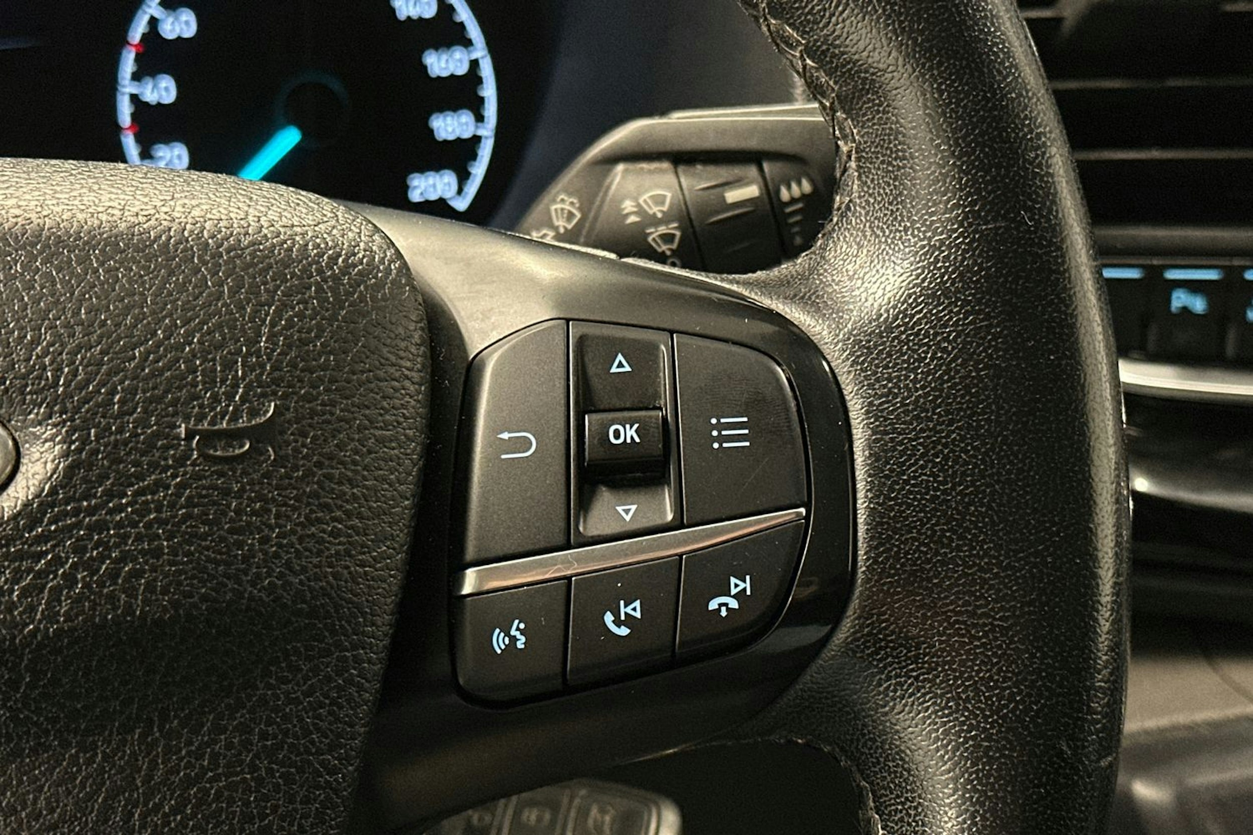 sininen Ford Transit Custom 2019 kuva 15.