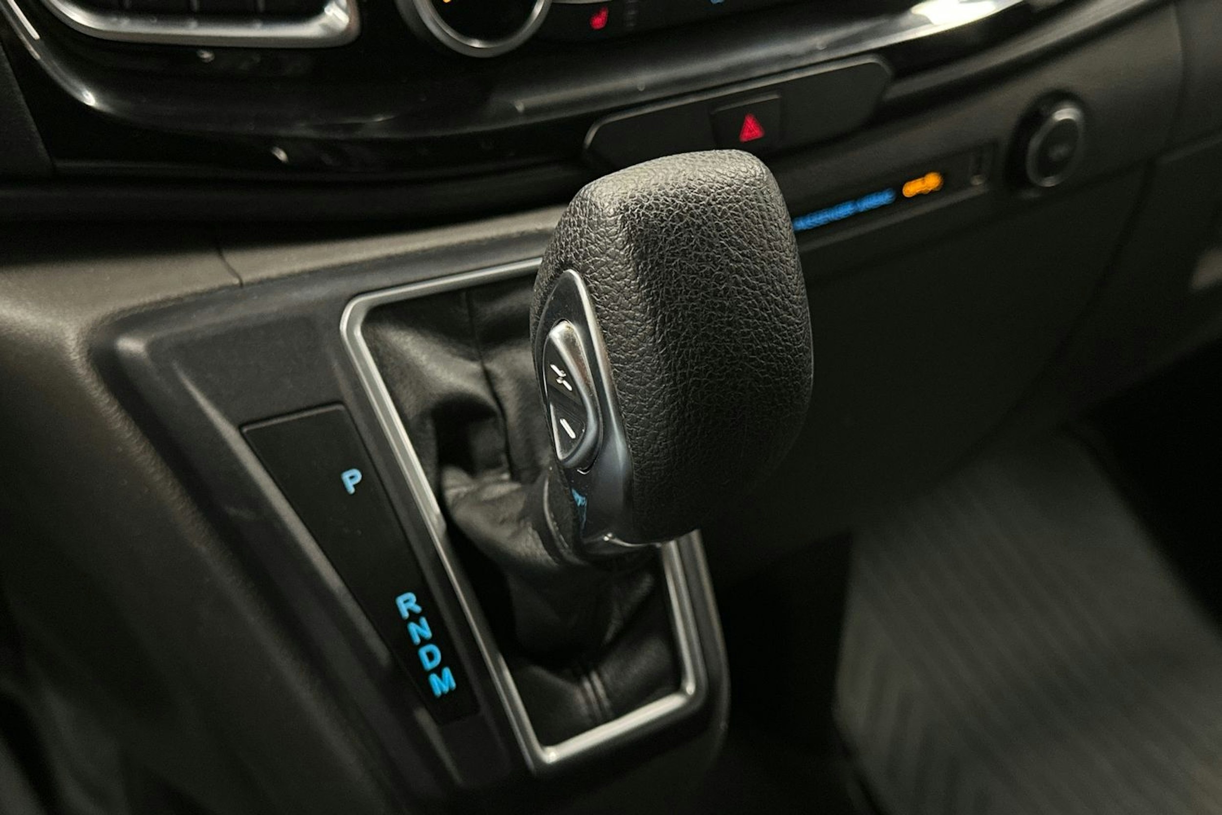 sininen Ford Transit Custom 2019 kuva 16.