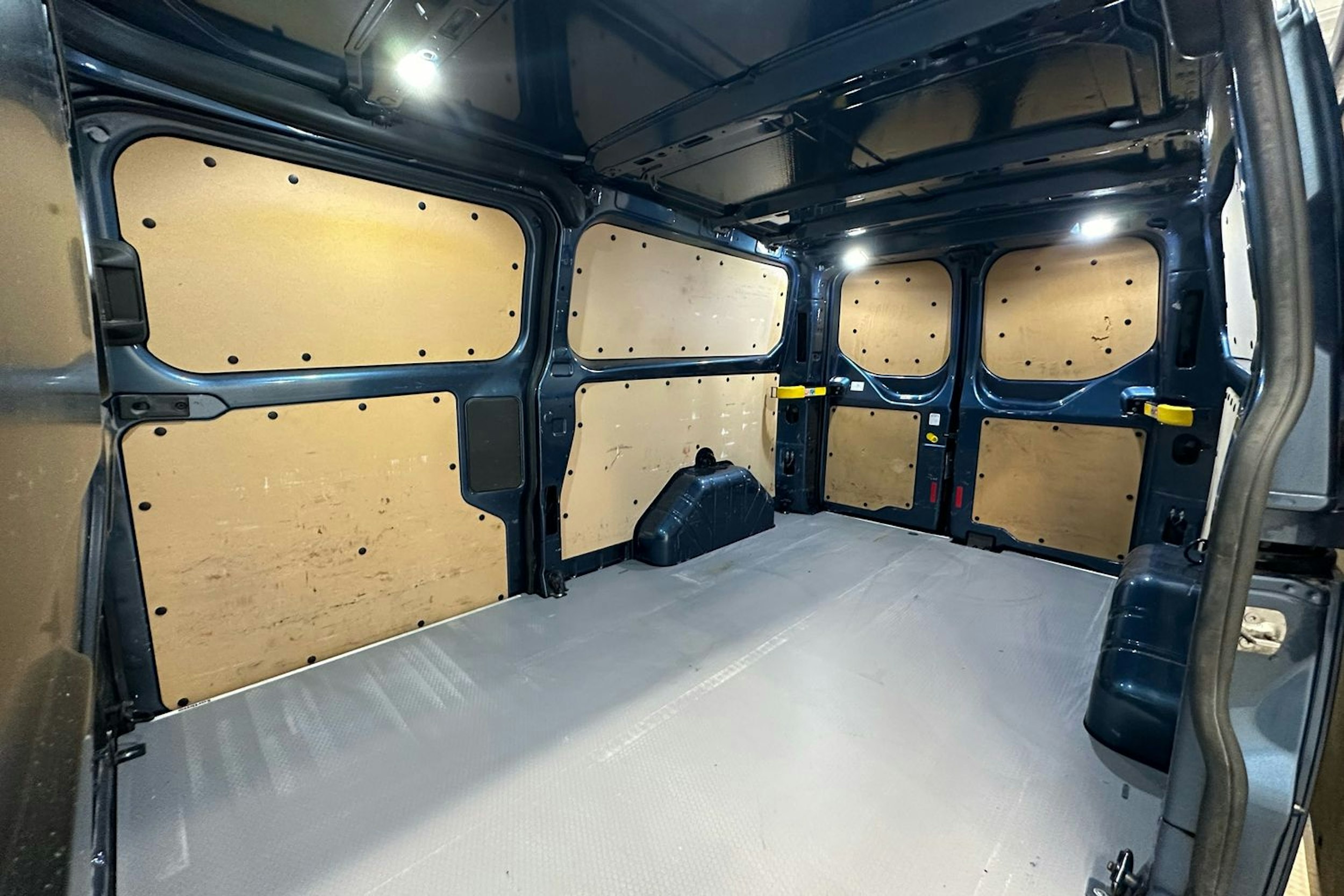 sininen Ford Transit Custom 2019 kuva 27.