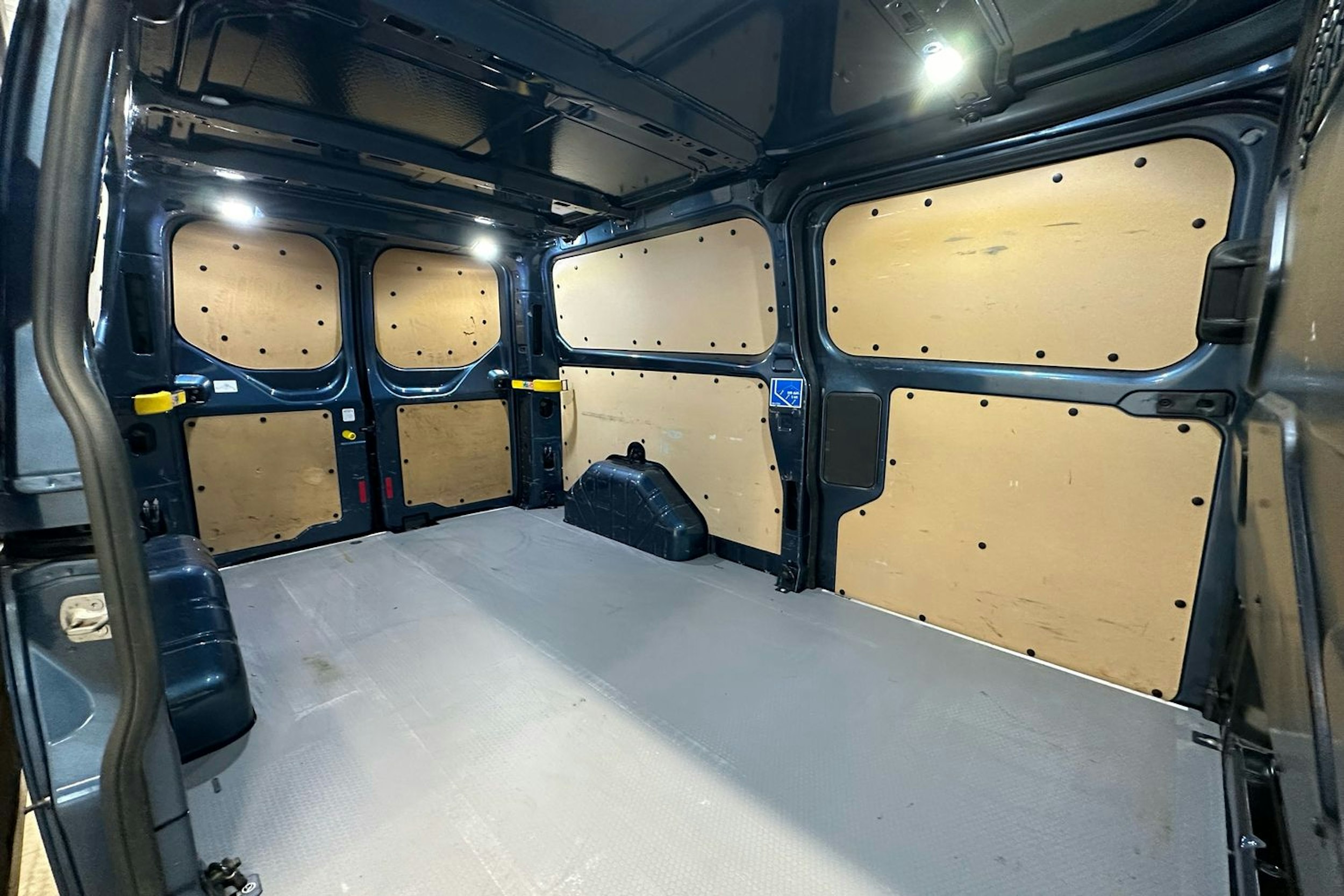 sininen Ford Transit Custom 2019 kuva 28.