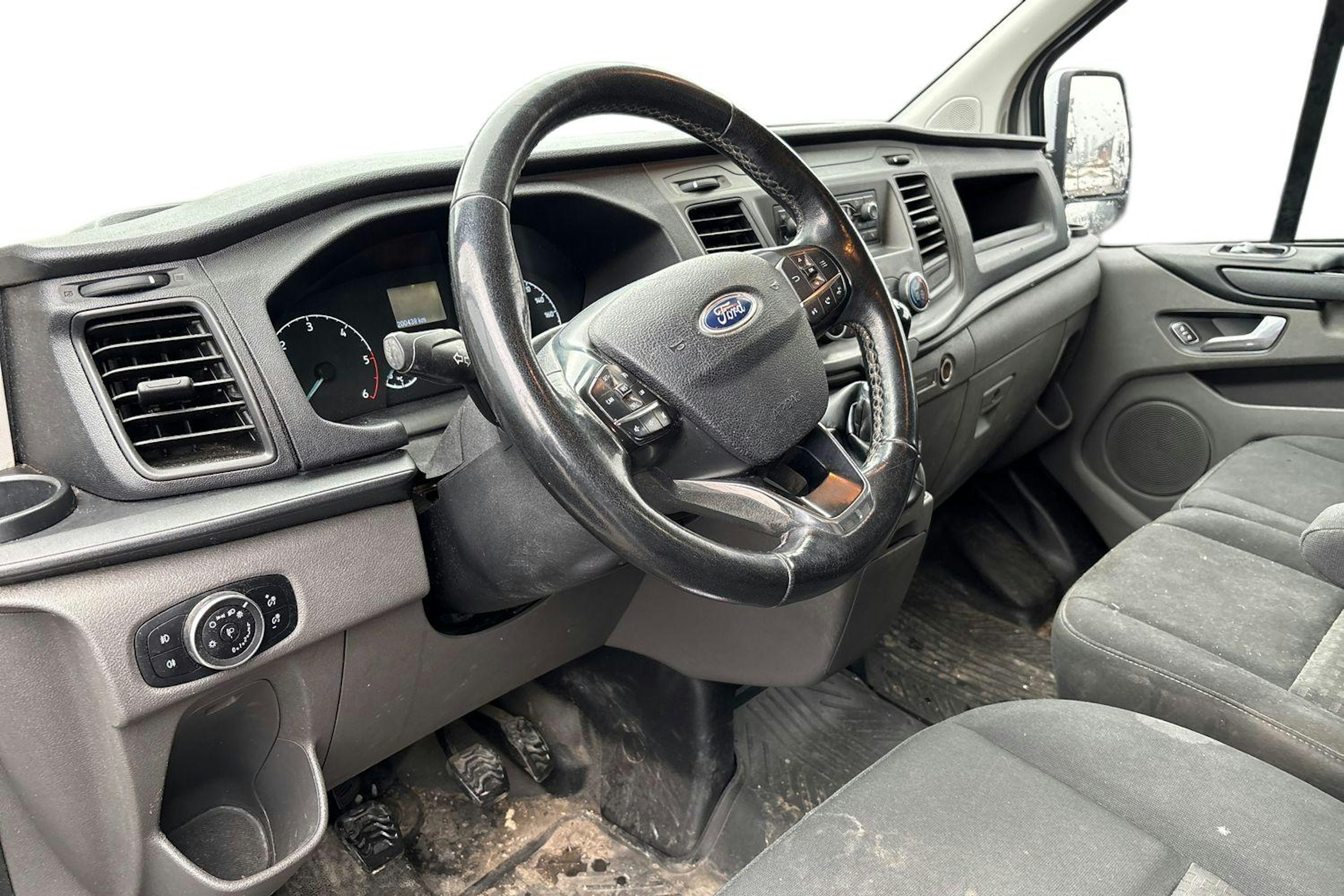 Valkoinen Ford Transit Custom 2019 kuva 3.