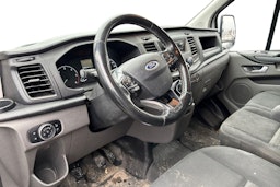 Valkoinen Ford Transit Custom 2019 kuva 3.