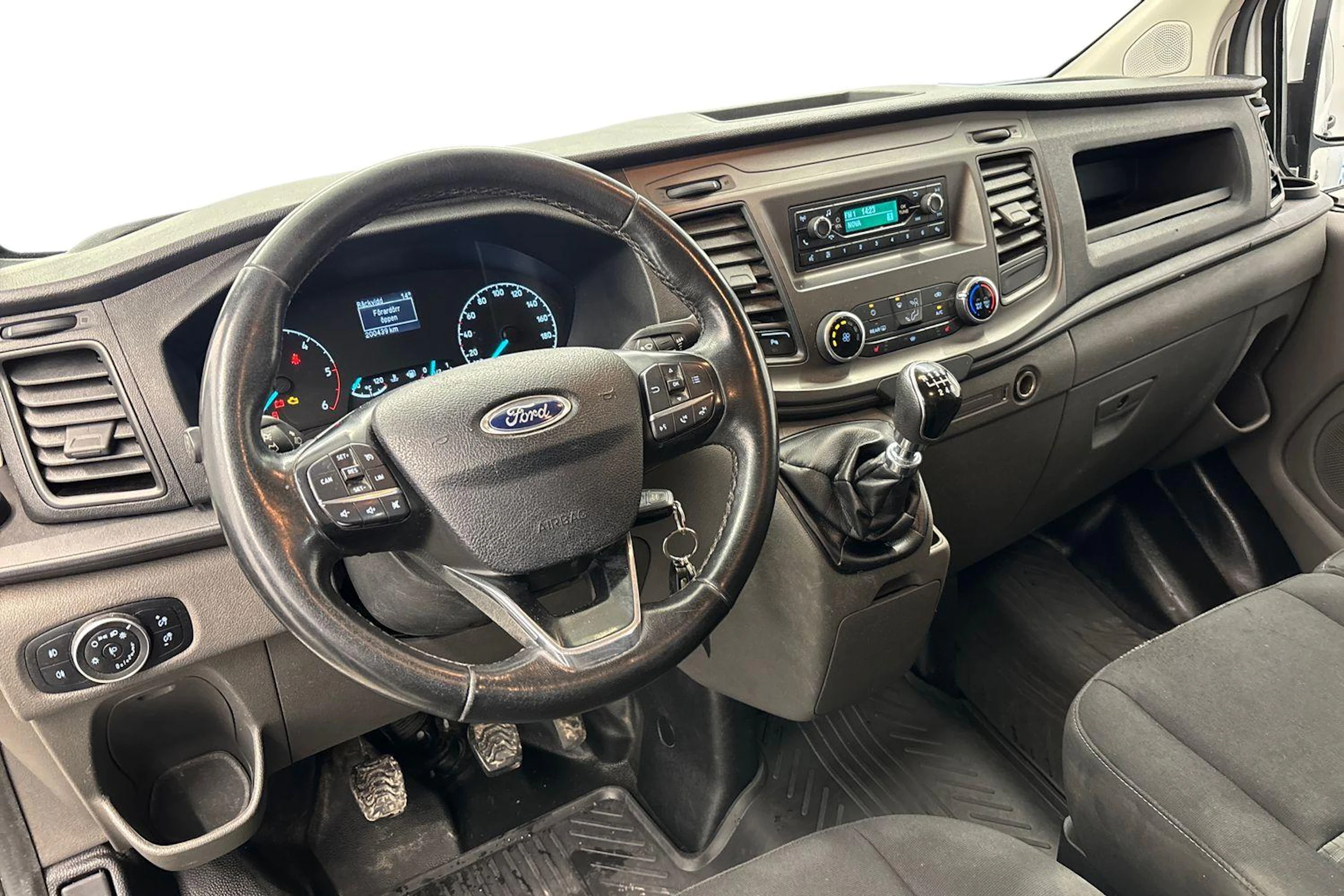 valkoinen Ford Transit Custom 2019 kuva 7.