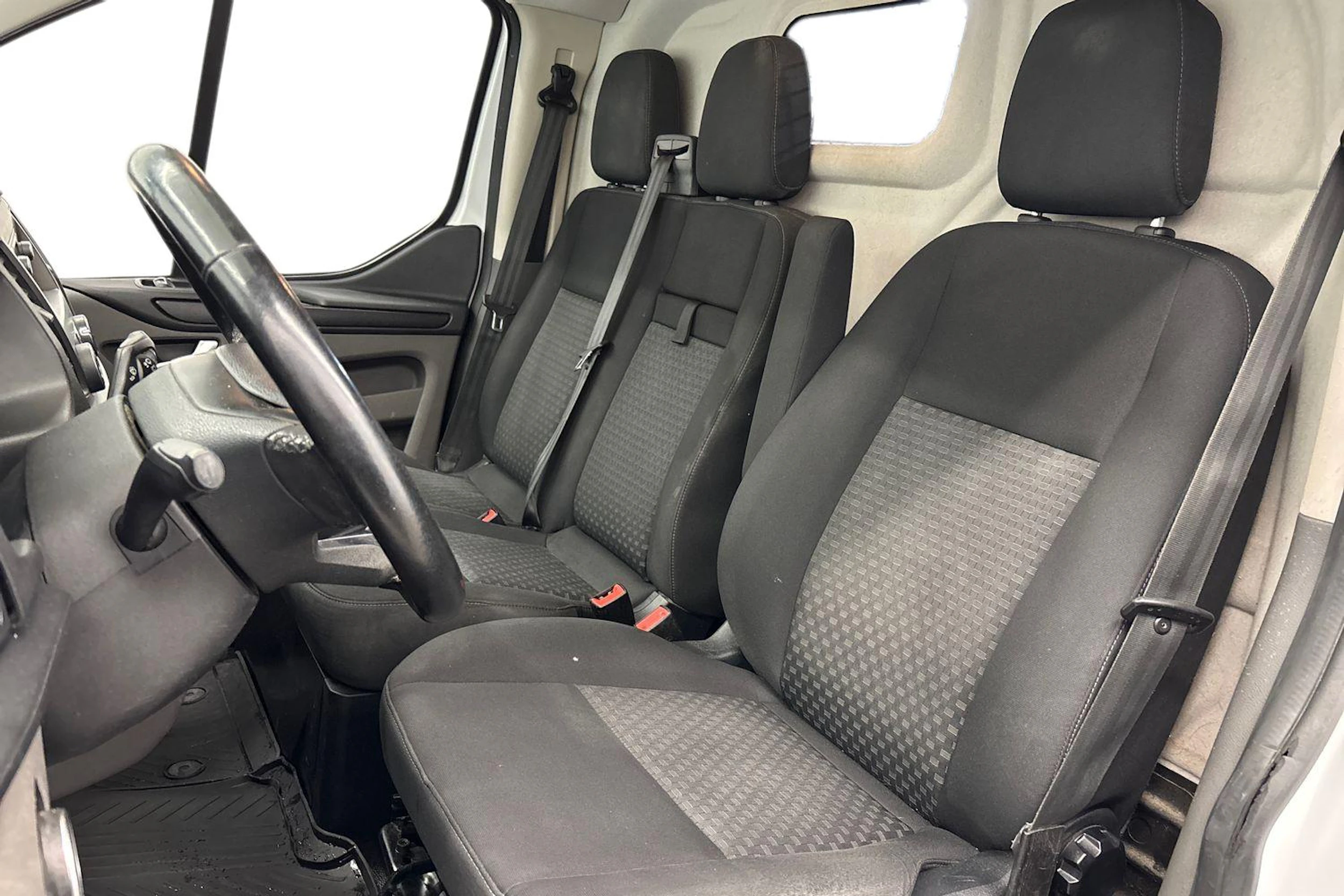 valkoinen Ford Transit Custom 2019 kuva 8.