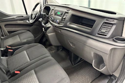 valkoinen Ford Transit Custom 2019 kuva 15.